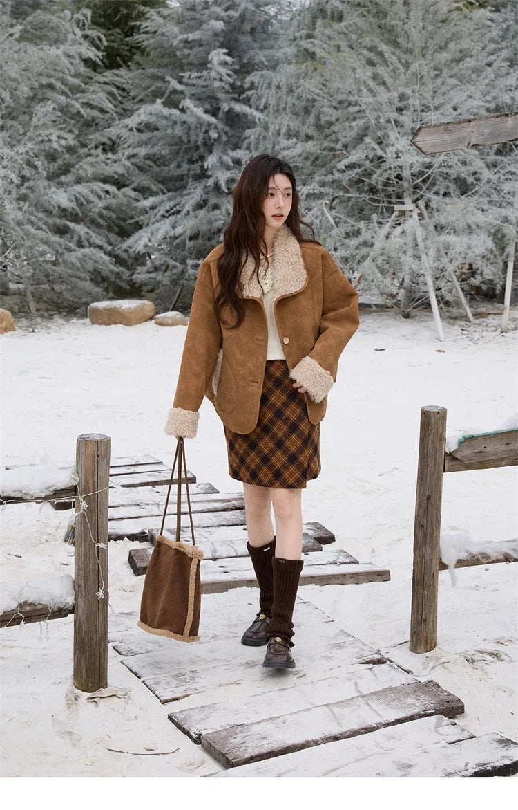 MISHOW Women's Double Sided Wearing Jacket 2025 Winter Lamb Wool Lapel Coat Warm Windproof Commuter Coat with Pockets MXE91W1015