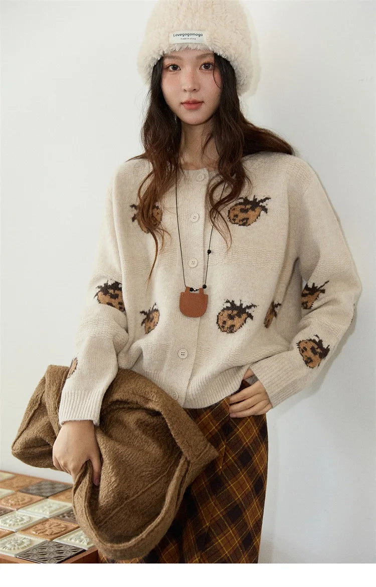 MISHOW Cardigan Women 2025 Autumn Winter Fashion Fuuny Pineapple Jacquard Round Neck Single-breasted Sweater Woman MXE87Z2752