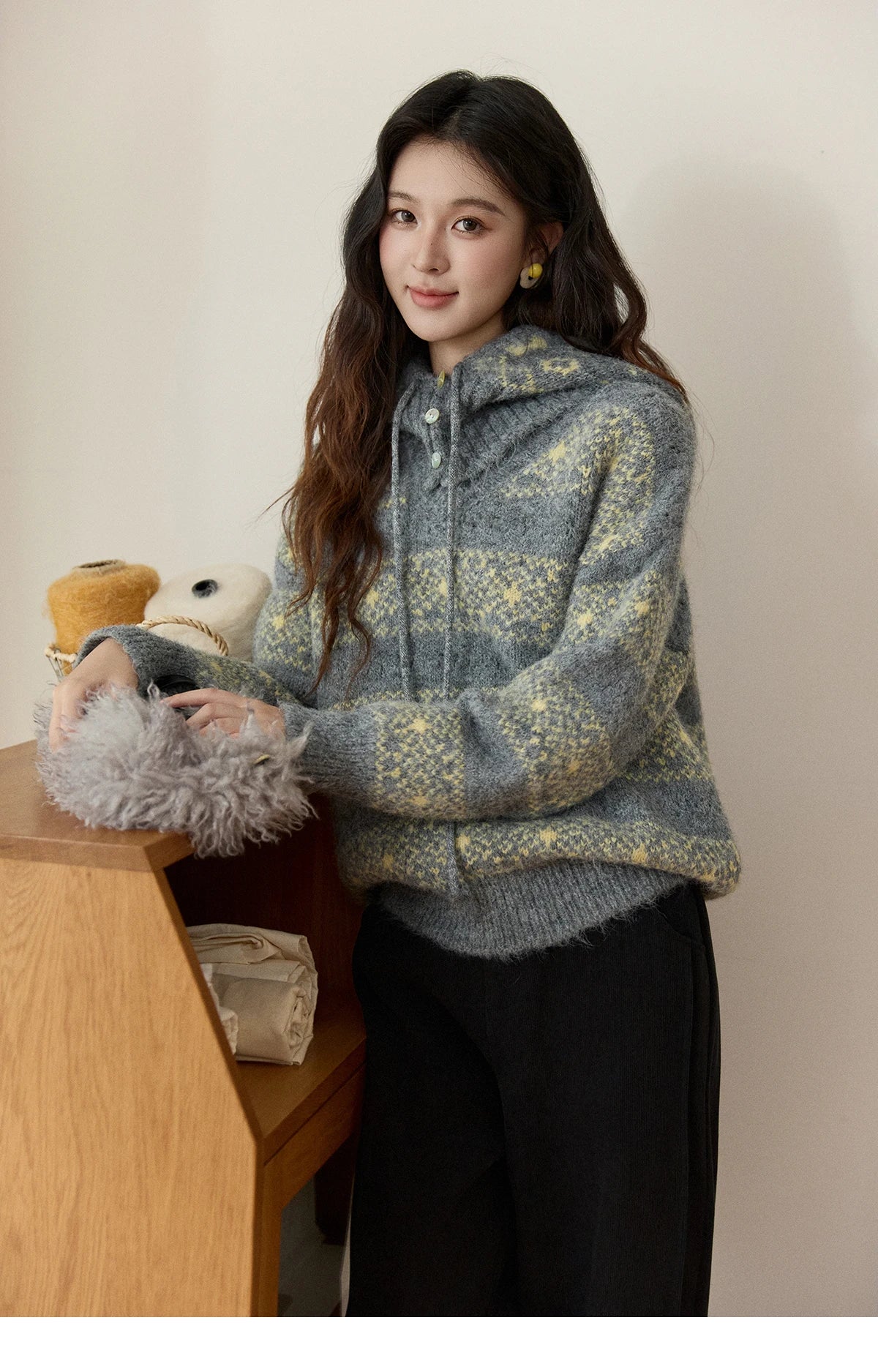 MISHOW Women's Fair Isle Knitted Sweater 2025 Winter V-neck Wool Blend Casual Tops Removable Hood Warm Loose Sweaters MXE94Z2979