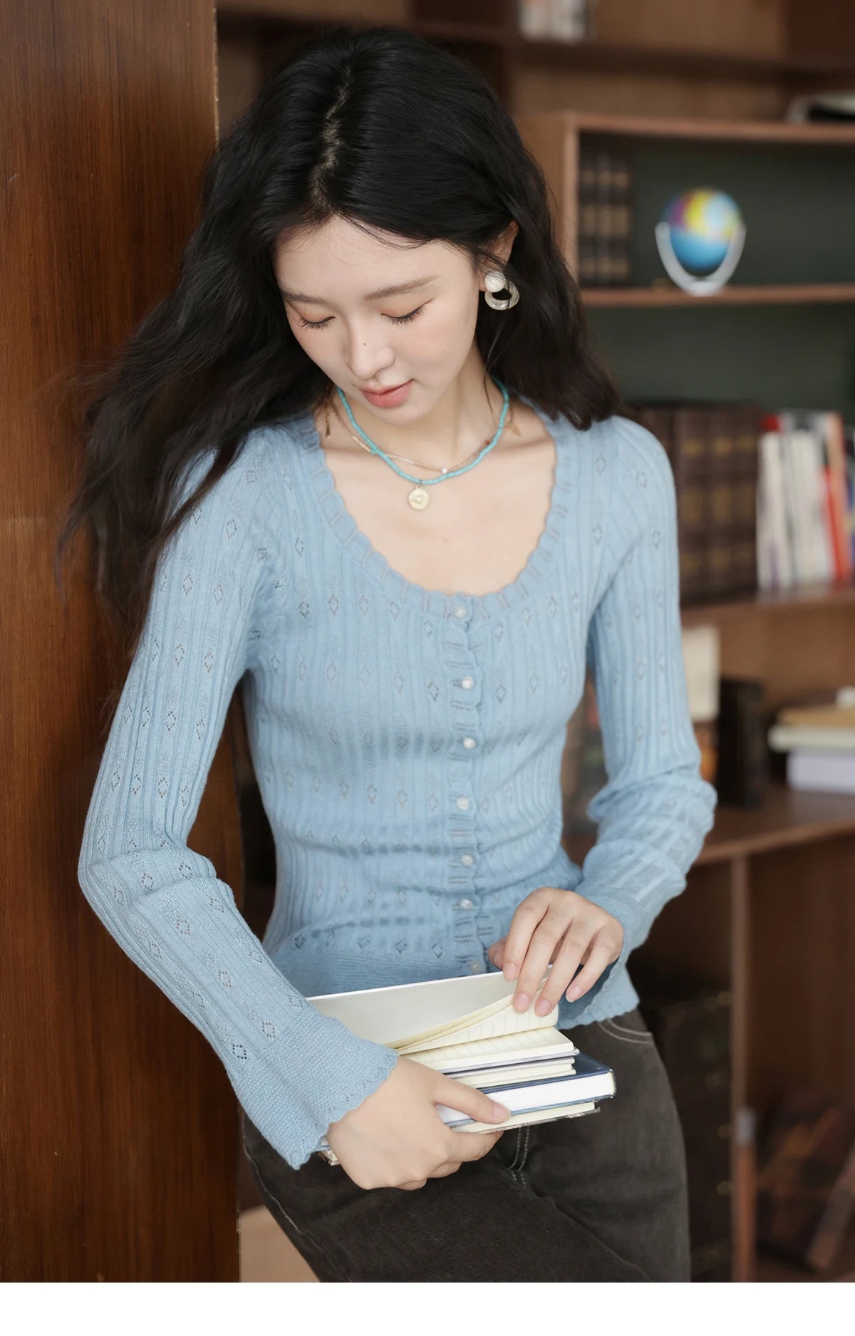 MISHOW Pit Stripe Thin Knitted Sweater for Women Autumn 2025 French Retro Round Neck Cardigan Temperament Casual Top MXE42Z1374