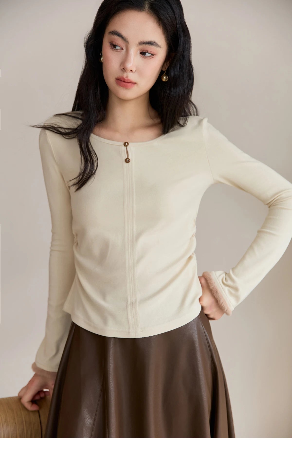 MISHOW Woman Sweaters 2025 Autumn Winter Apricot Brushed Knitted Bottoming Pullovers Pleated Design Casual Loose Top MXE48Z2517