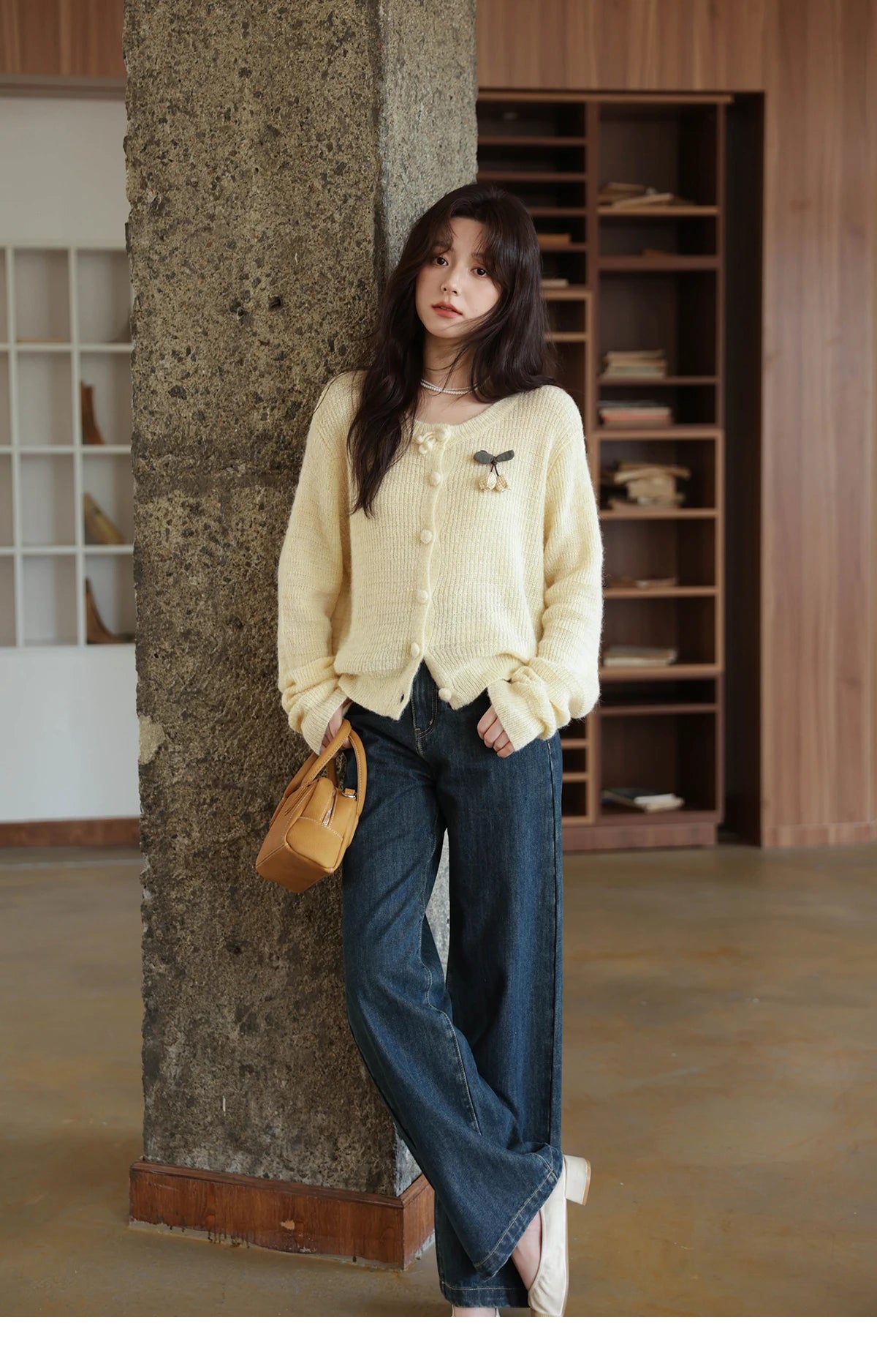 MISHOW Women's Knit Cardigan 2025 Autumn Elegant Camellia Brooch Round Neck Long-Sleeve Top Solid Commute Outerwear MXE44Z1390