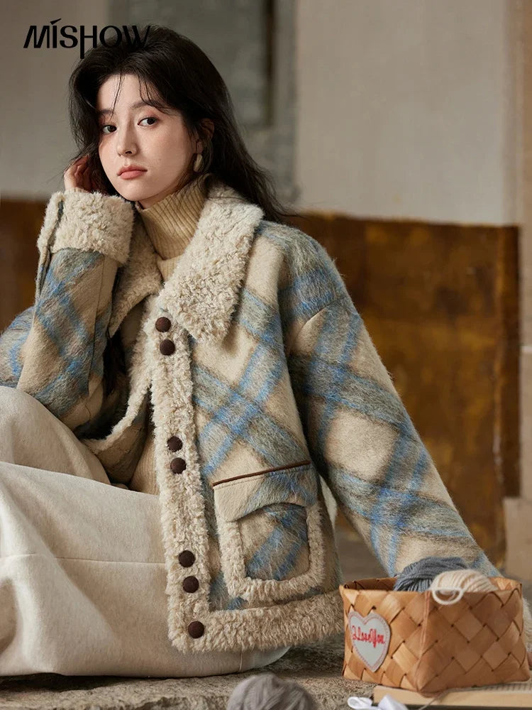 MISHOW Splicing Fleece Short Coat Women 2024 Winter Vintage French Plaid Tweed Thickened Warm Turn Down Collar Jacket MXD55W0574