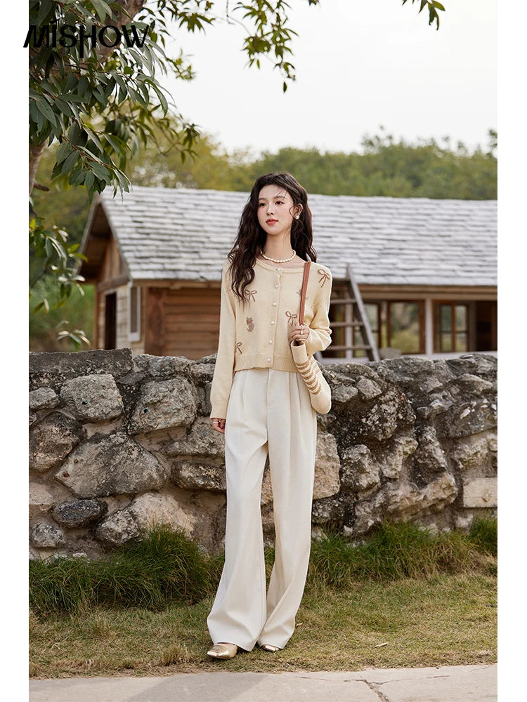 MISHOW Dog Bow Jacquard Knitted Sweater 2025 Spring Yellow Single Row Pearl Button Top Round Neck Elegant Sweaters MXE13Z1197