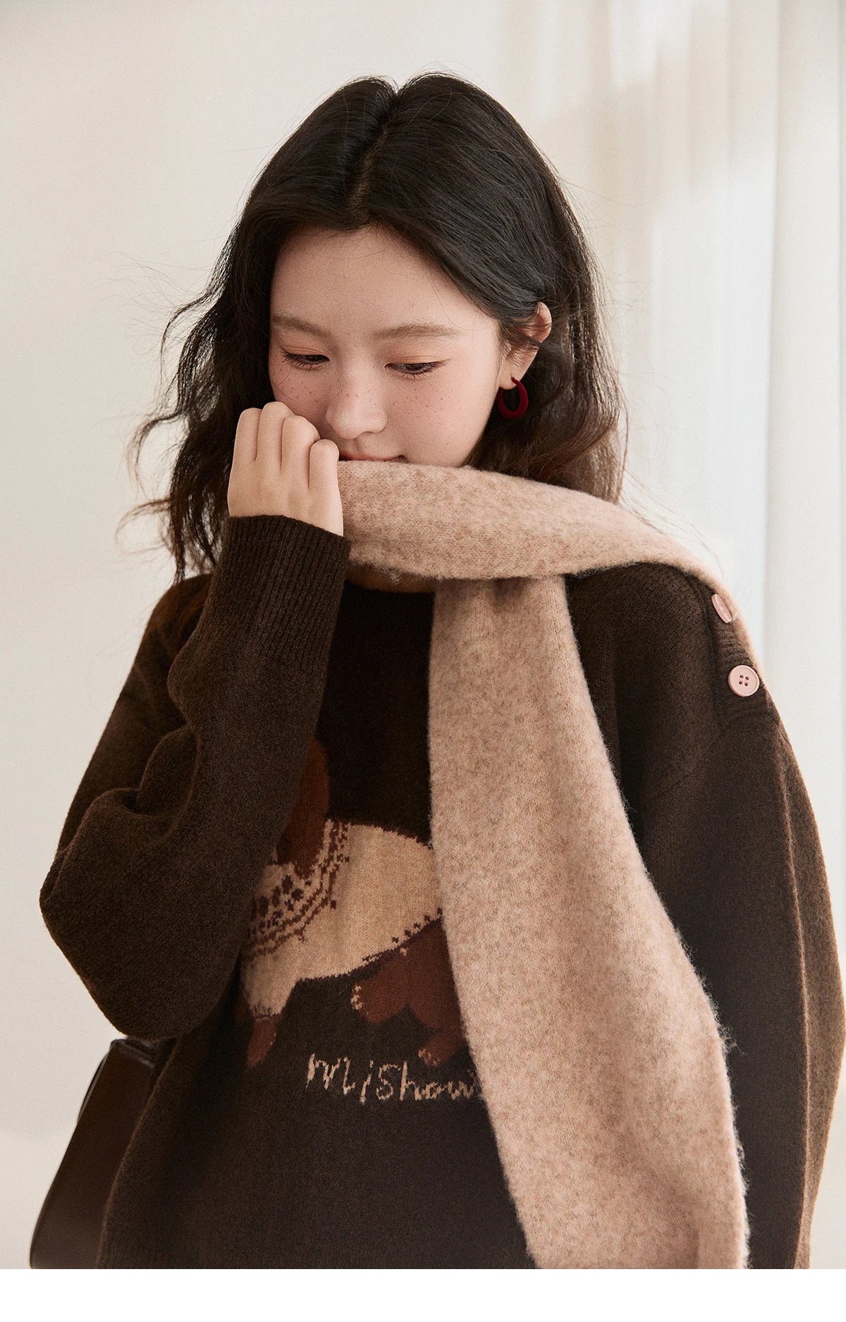 MISHOW Women's French Crew Neck Pullover Sweaters 2025 Winter Loose Dog Jacquard Knitted Top (Scarf Not Included) MXE94Z2890