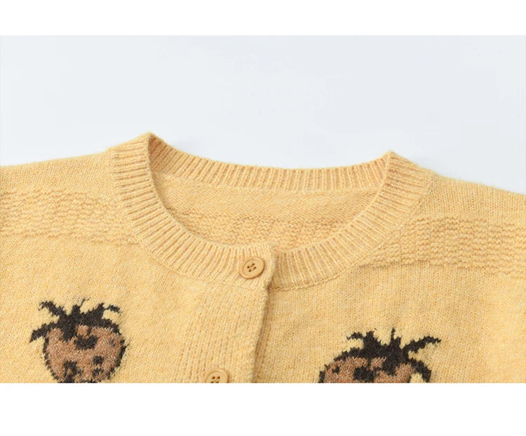 MISHOW Cardigan Women 2025 Autumn Winter Fashion Fuuny Pineapple Jacquard Round Neck Single-breasted Sweater Woman MXE87Z2752