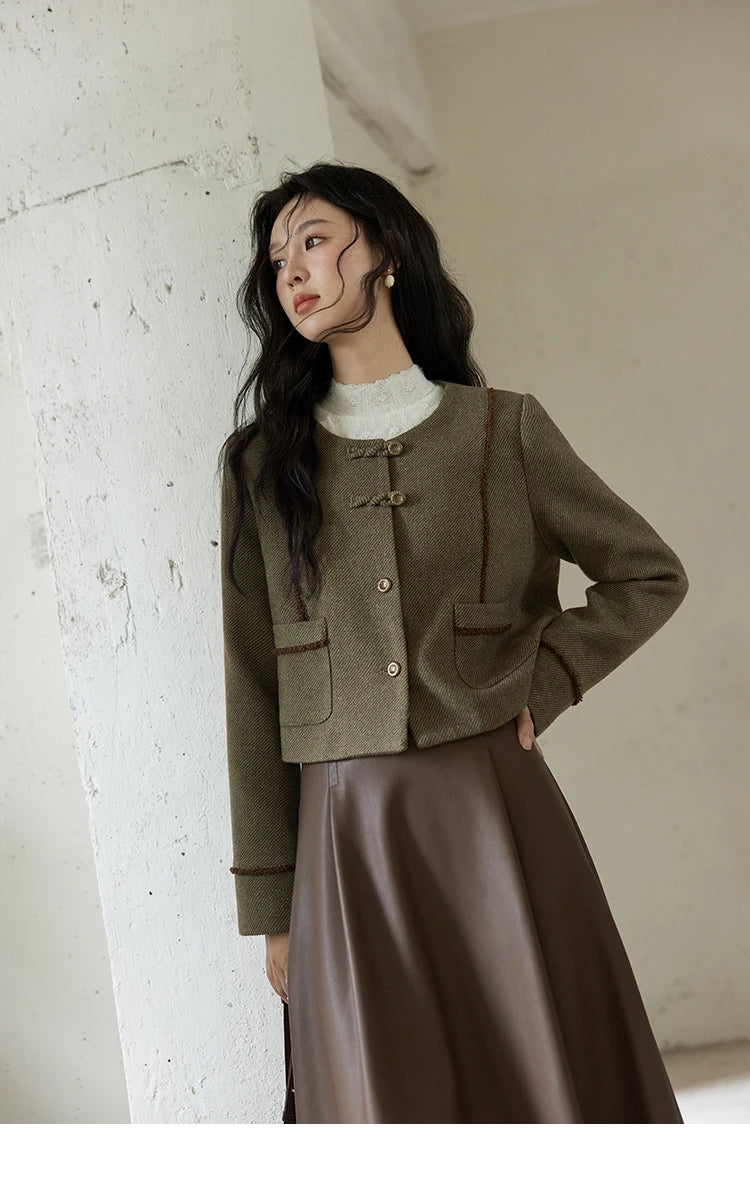 MISHOW Fashion Plaid Tweed Coat Women Premium Elegant Gentle Tweed Jacket Single Breasted Long Sleeve Loose Short Top MXD46W0449