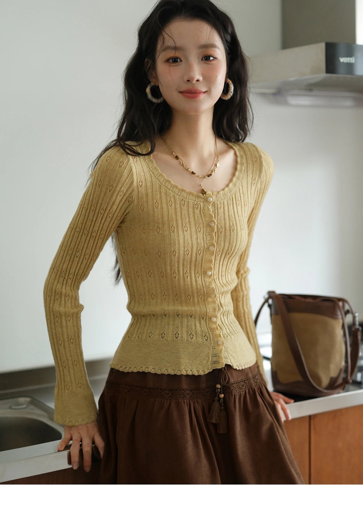 MISHOW Pit Stripe Thin Knitted Sweater for Women Autumn 2025 French Retro Round Neck Cardigan Temperament Casual Top MXE42Z1374