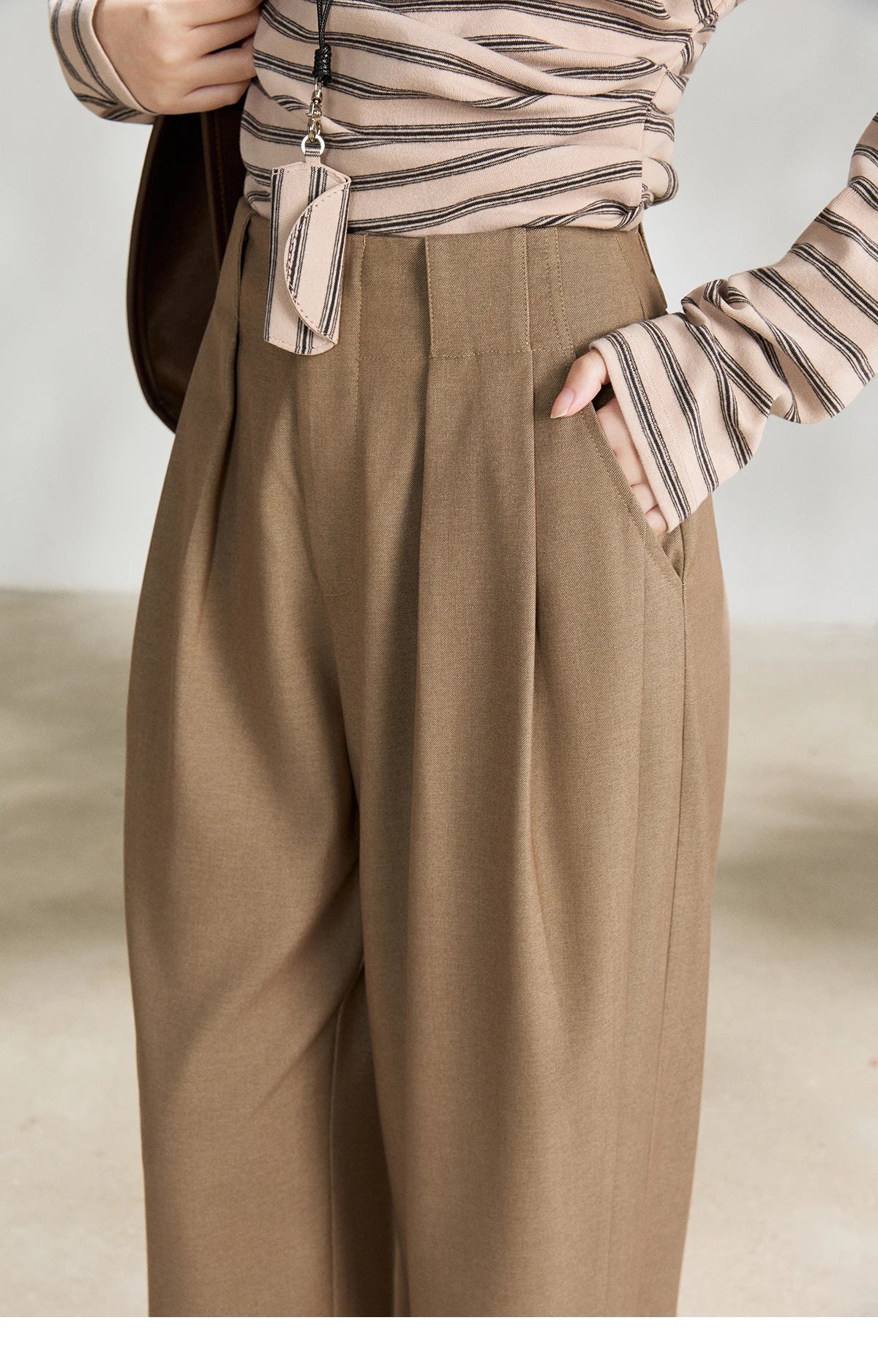 MISHOW Women's Camel Wide Leg Pants 2026 Spring High Waist Pleated Pants Office Lady Versatile Loose Casual Trousers MXF108K1007