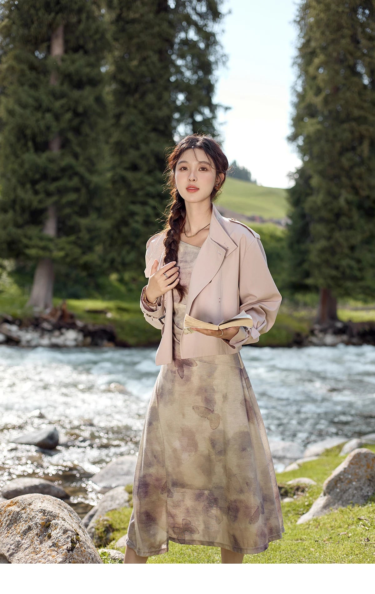 MISHOW Women's Short Fragrant Windbreaker Jacket 2024 Autumn Korean Stand Collar Double Row Placke Trench Streetwear MXD42W0386