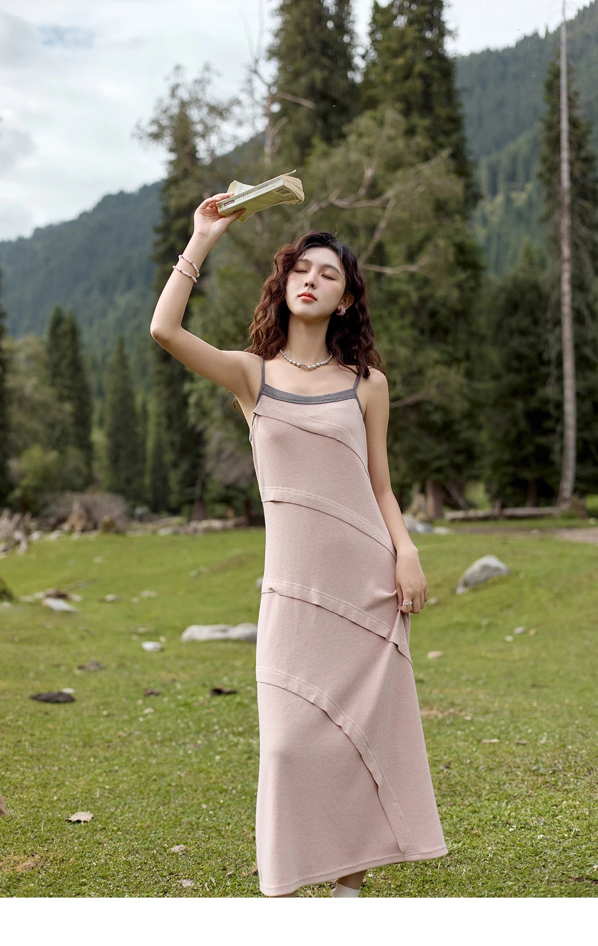 MISHOW Temperament Knitted Strap Dress Autumn 2024 Square Collar Adjustable Sling Dress Splicing Color Waist Dresses MXD42L2015