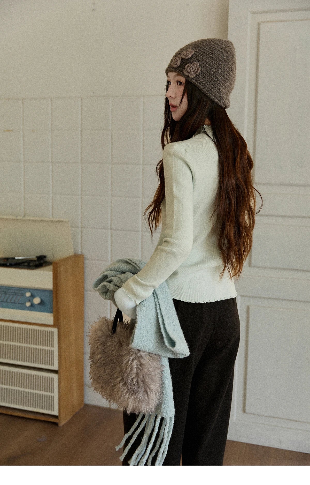 MISHOW Women's Knitted Long-Sleeved Top 2025 Winter Solid Slim Fit Ruffled Turtleneck Sweater Warm Soft Commuting Top MXE91Z2826