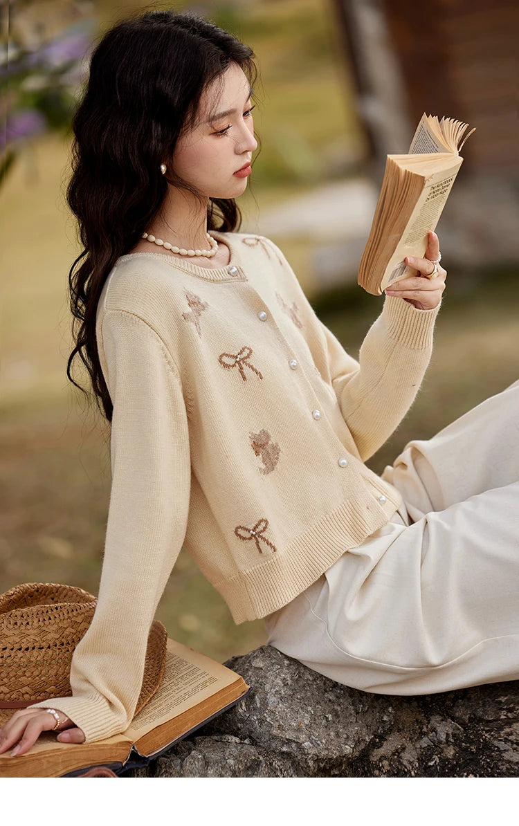 MISHOW Dog Bow Jacquard Knitted Sweater 2025 Spring Yellow Single Row Pearl Button Top Round Neck Elegant Sweaters MXE13Z1197