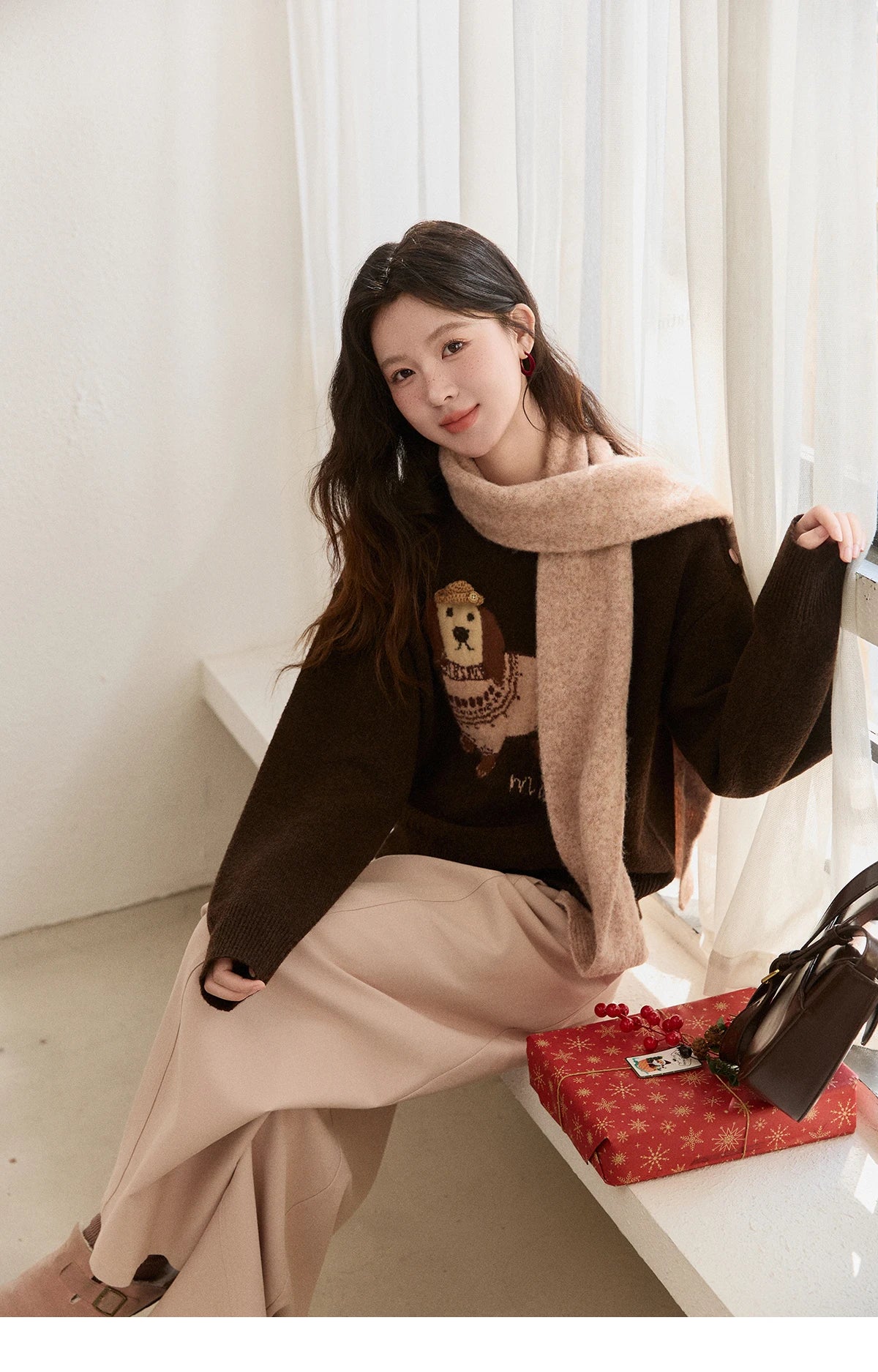 MISHOW Women's French Crew Neck Pullover Sweaters 2025 Winter Loose Dog Jacquard Knitted Top (Scarf Not Included) MXE94Z2890