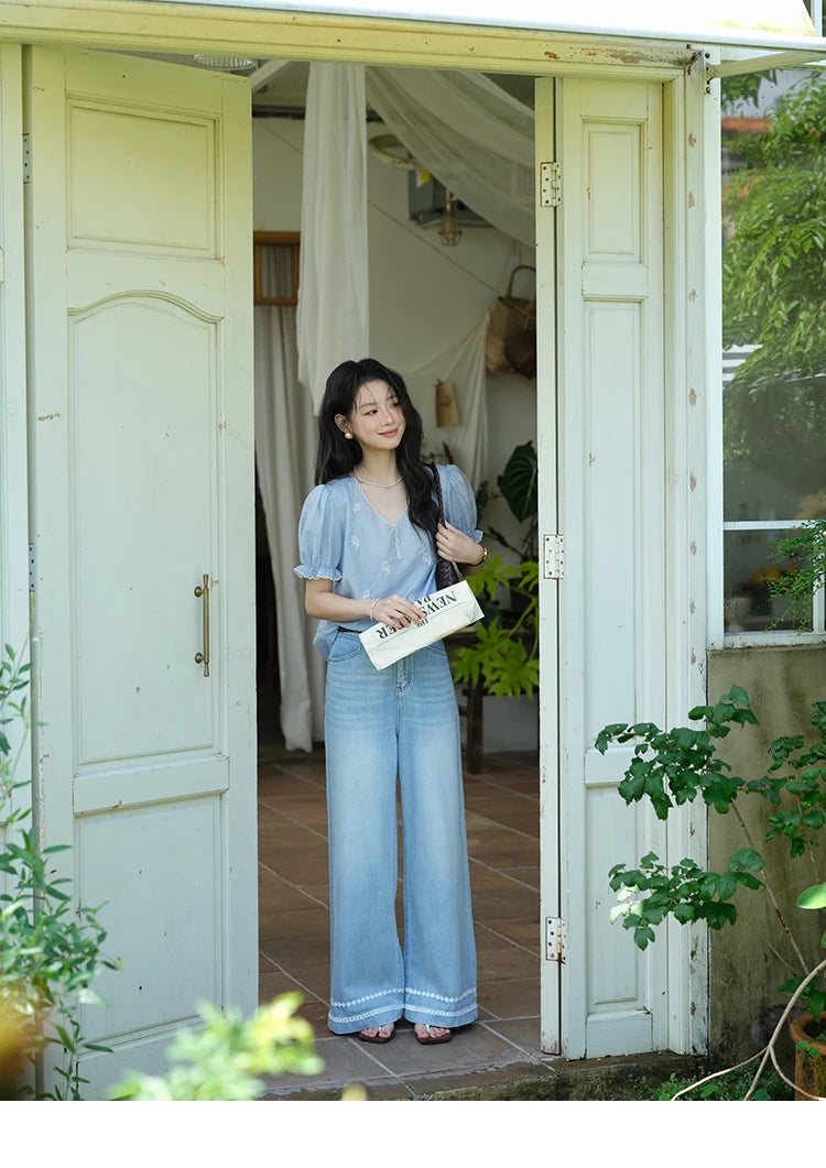 MISHOW Women's Coral Embroidery Summer Blouse 2025 New Fashion V-neck Puff Sleeve Blouse Casual Women's Clothing MXE37X1850