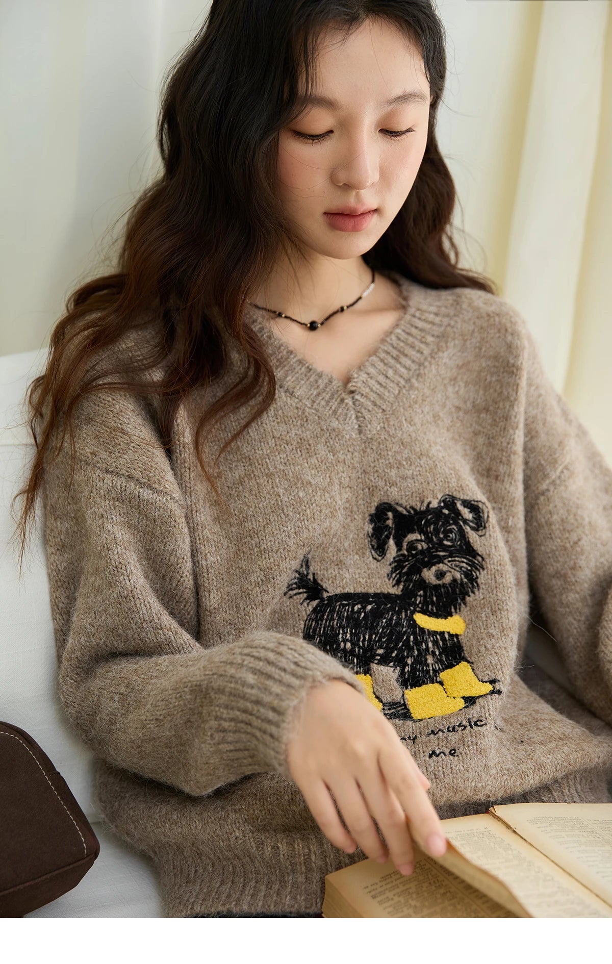 MISHOW Women's Long Sleeve Pullovers 2025 Autumn Winter New Puppy Embroidery Loose Casual V Neck Knit Sweater Luxury MXE48Z2570