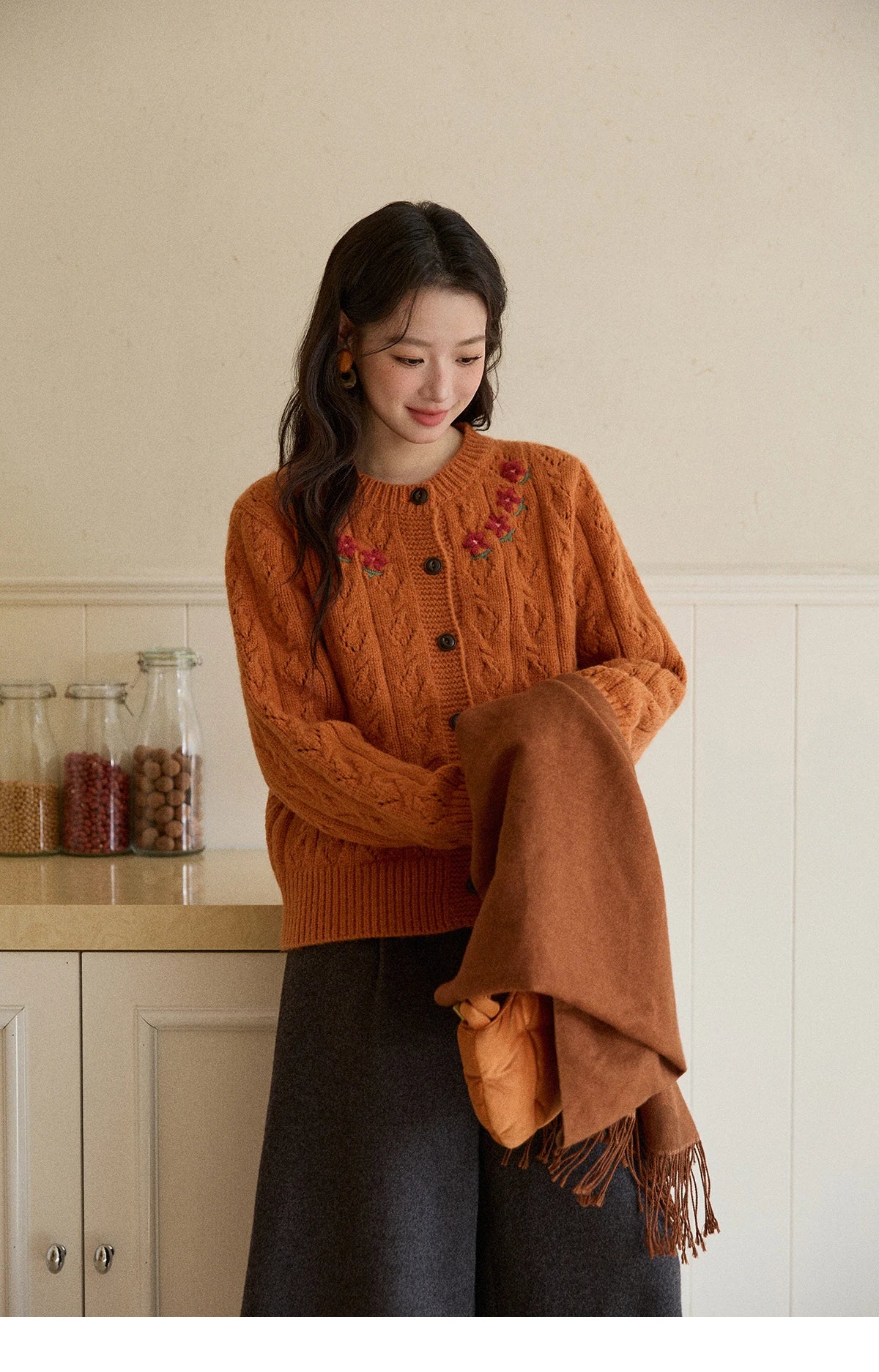 MISHOW Cardigan Woman 2025 Winter Fashion Orange Cable Knit Cardigan Floral Embroidery Retro O-neck Thick Knit Top MXE86Z2737