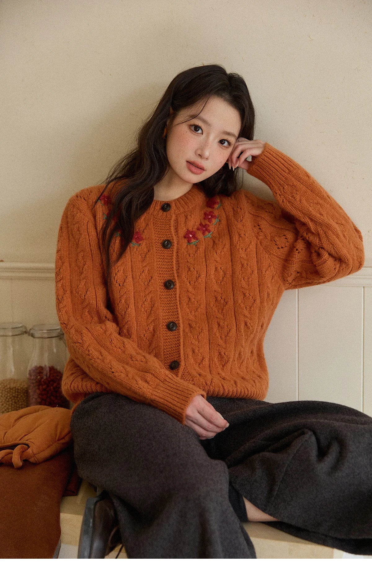 MISHOW Cardigan Woman 2025 Winter Fashion Orange Cable Knit Cardigan Floral Embroidery Retro O-neck Thick Knit Top MXE86Z2737