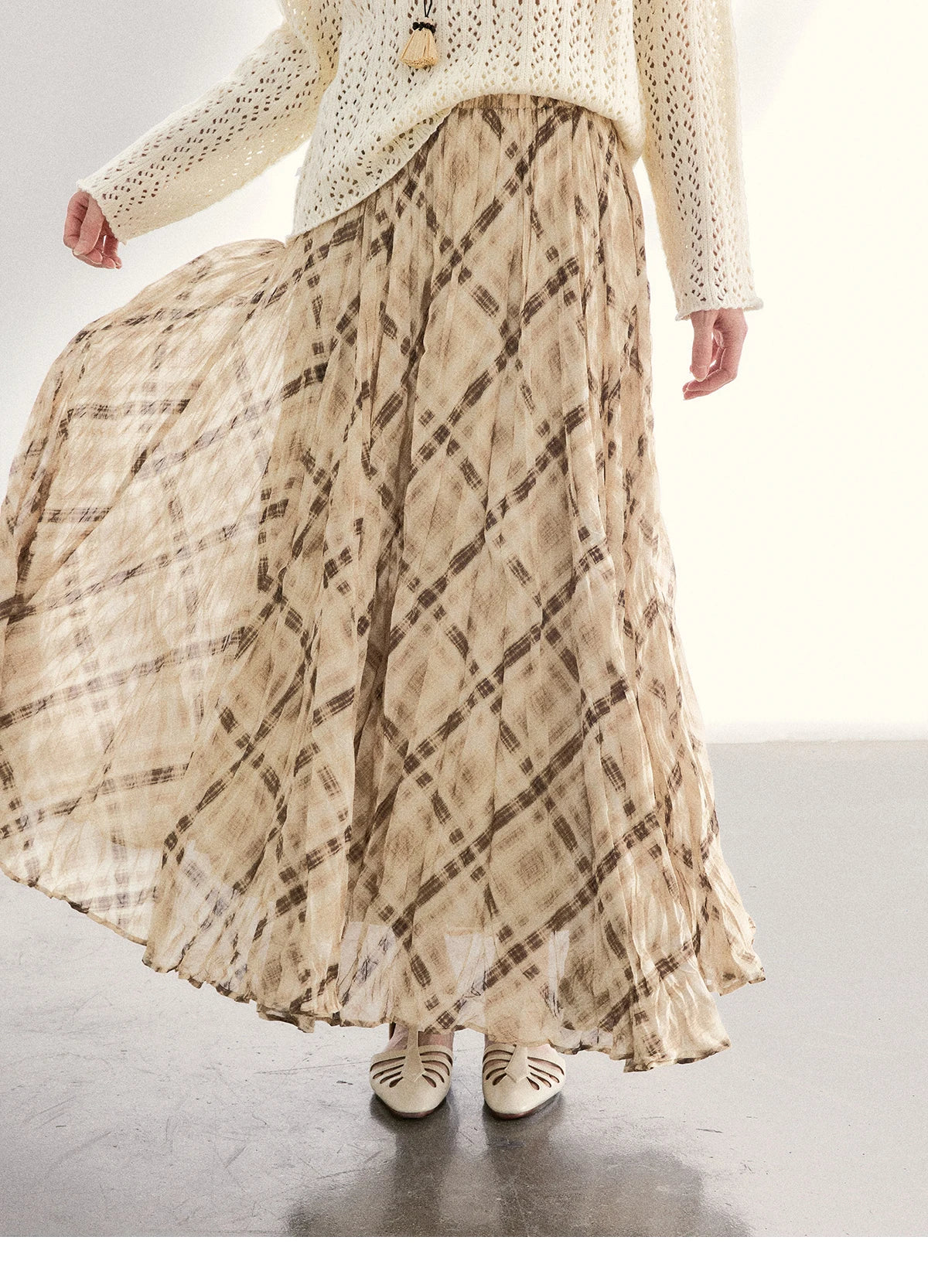 MISHOW Women's Hollow Out Knit Tops 2026 Spring Crew Neck Long Sleeve Tops Loose Casual Soft Breathable Beige Sweater MXF13Z3017