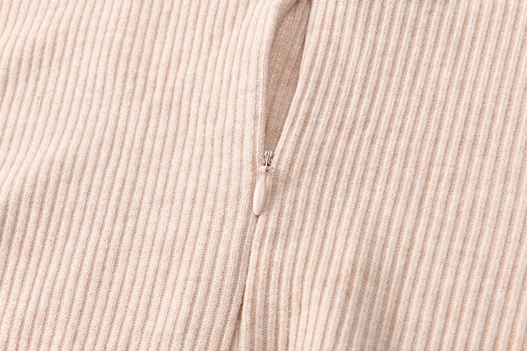 MISHOW Plaid Splicing Fake Two-piece Tops for Women Spring 2025 Contrasting Colors Slim Thin Top V-neck Casual Tees MXE13Z1108