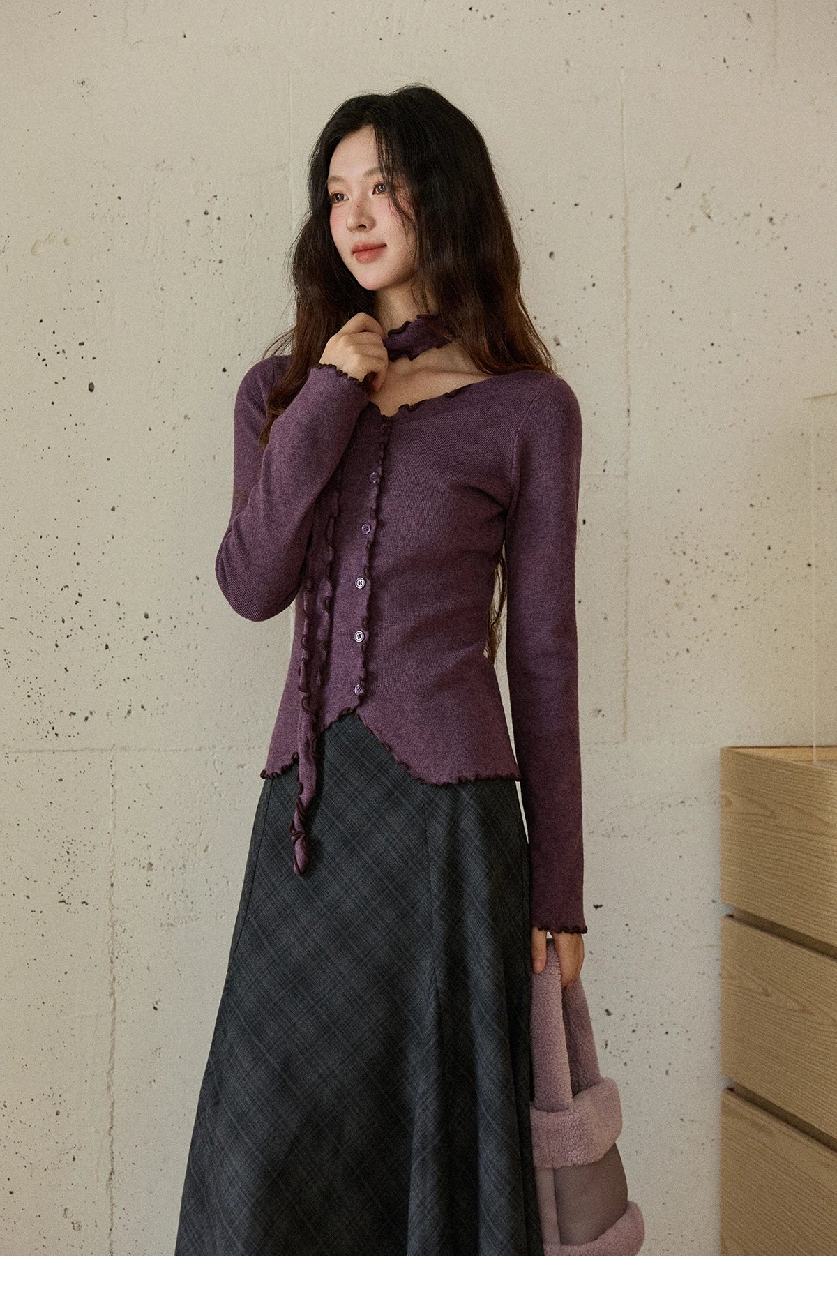 MISHOW New Ruffled Edge Knitted Pullovers for Woman 2025 Retro Slim V-neck Ribbon Knit Top Cmfortable Winter Clothes MXE86Z2728