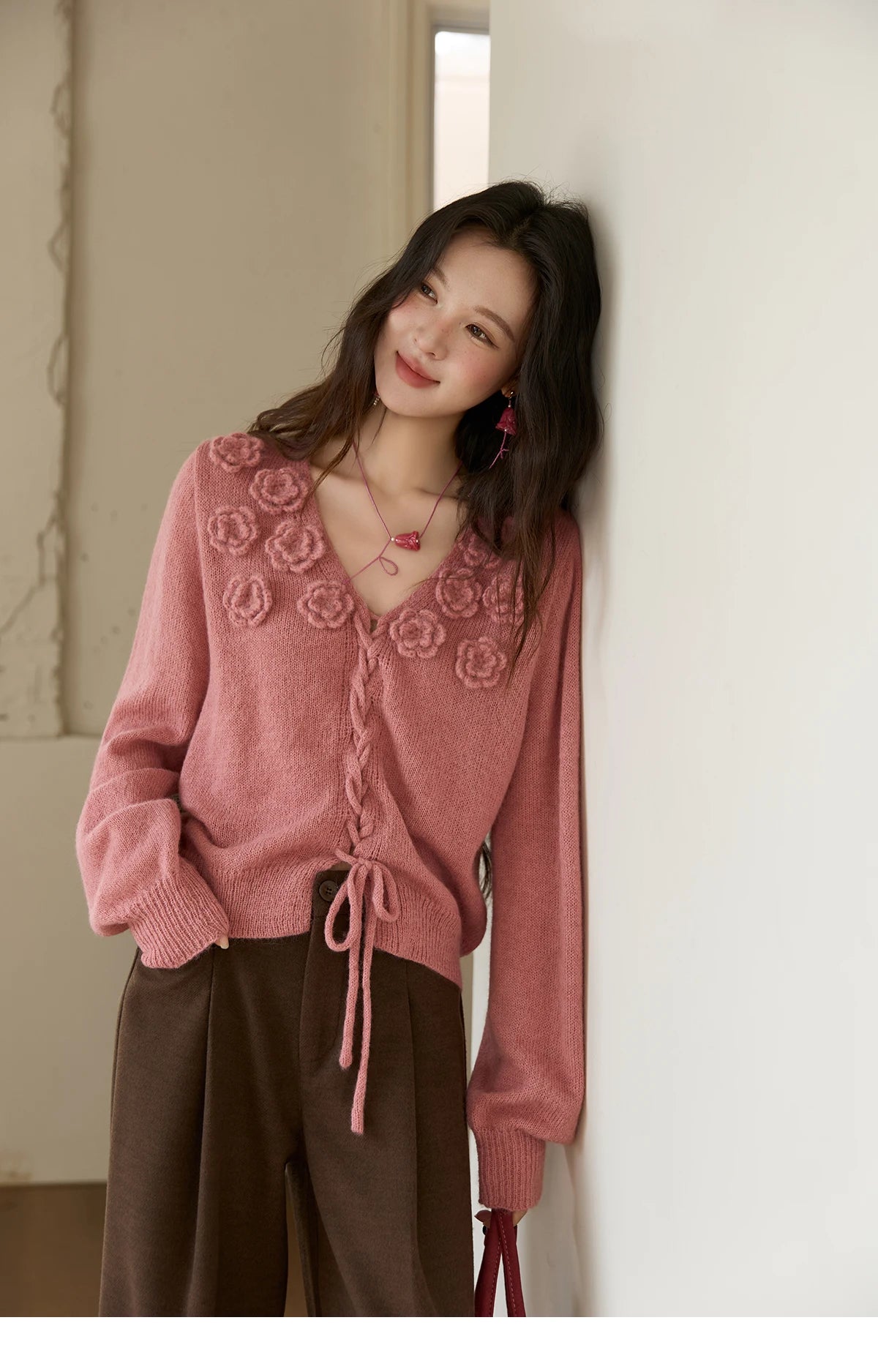 MISHOW V-Neck Sweater 2025 Autumn Winter French Loose Pink Three-Dimensional Rose Knitted Pullovers Long-sleeved Tops MXE88Z2708