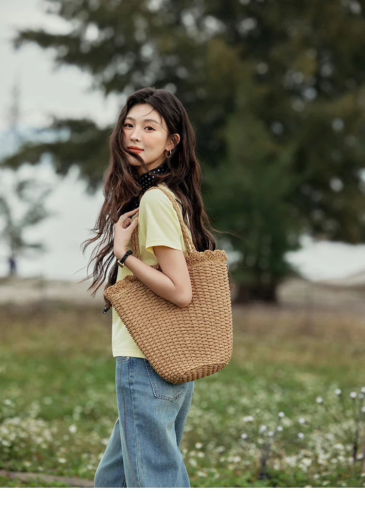 MISHOW Solid Casual T-shirts Women Summer 2025 New Square Neck Short Sleeve Shirt Female Fashion Straight Tops Woman MXE15T0483