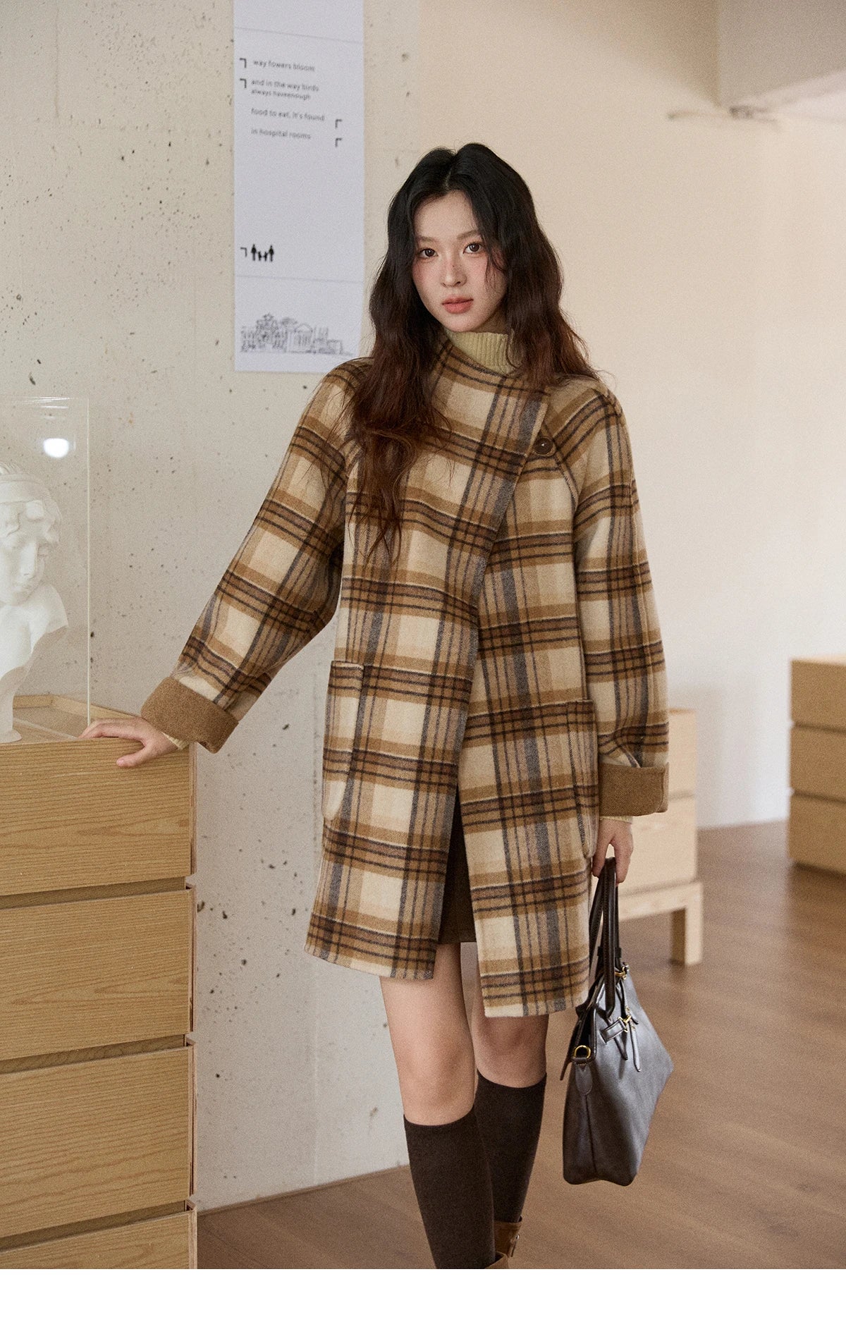 MISHOW Plaid Double-faced Wool Coat Women 2025 Winter Retro Lapel Single Buckle Loose Mid-length Coat Woman Clothes MXE89W0898