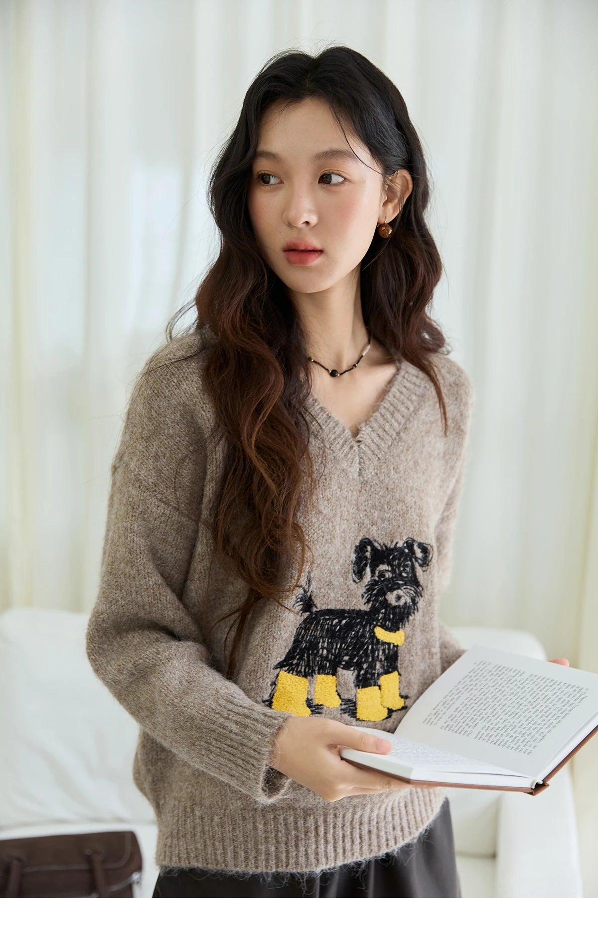 MISHOW Women's Long Sleeve Pullovers 2025 Autumn Winter New Puppy Embroidery Loose Casual V Neck Knit Sweater Luxury MXE48Z2570