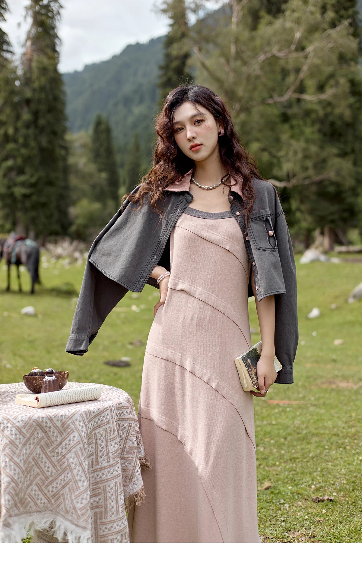 MISHOW Casual Short Denim Jacket 2024 Autumn Casual Single Breasted Tops Splicing Corduroy Lapel Contrasting Coats MXD42W0398