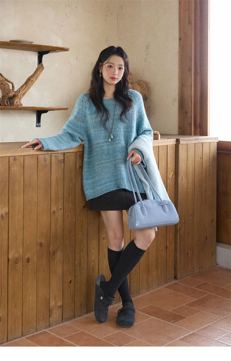 MISHOW Women's Blue Sweater 2025 Winter Fashion Loose Crew Neck Long Sleeve Pullover Pullovers Soft Versatile Top MXE86Z2733