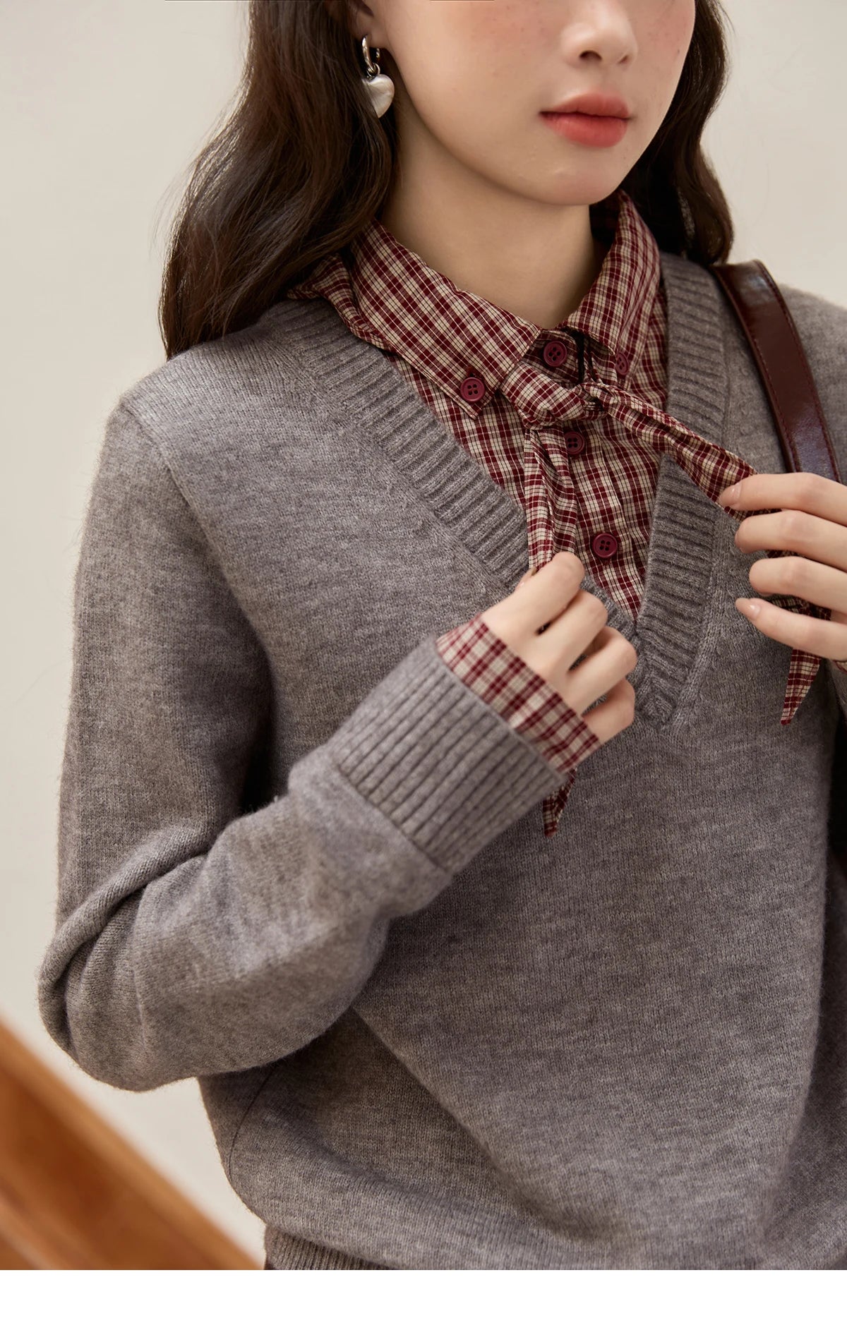 MISHOW Fake Two-piece Knitted Sweater for Women 2025 Winter Plaid Turn-down Collar Splicing Detachable Scarf Sweater MXE89Z2605