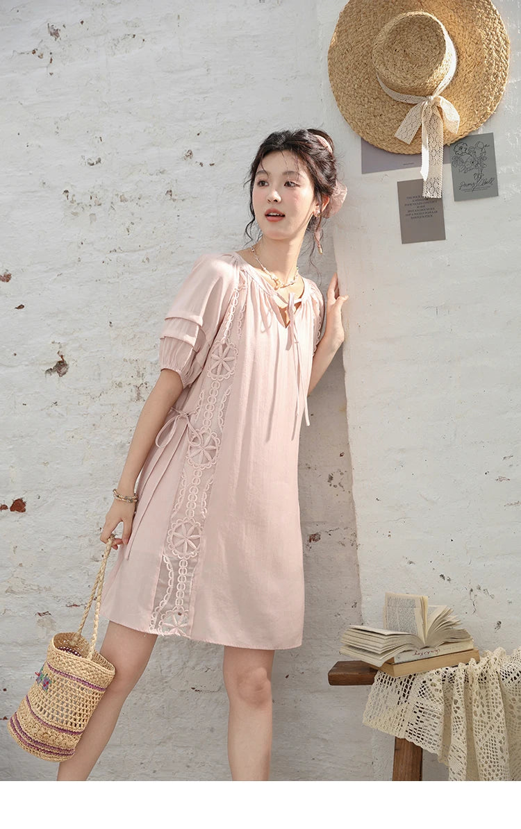 MISHOW Vacation Tea Break Sweet Dress 2024 Summer French Temperament Hollowed Out Dresses Embroidered Lace-up Dress MXD30L1950