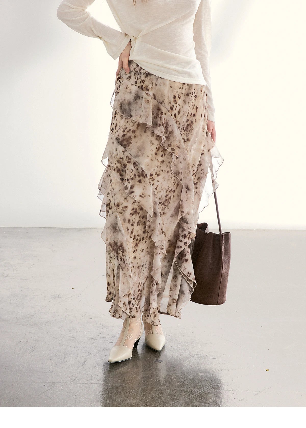 MISHOW Women's Leopard Print Maxi Skirt Spring Ruffled Chiffon Elastic Waist Skirts Casual Retro Flowy Long Skirt MXF108B0772