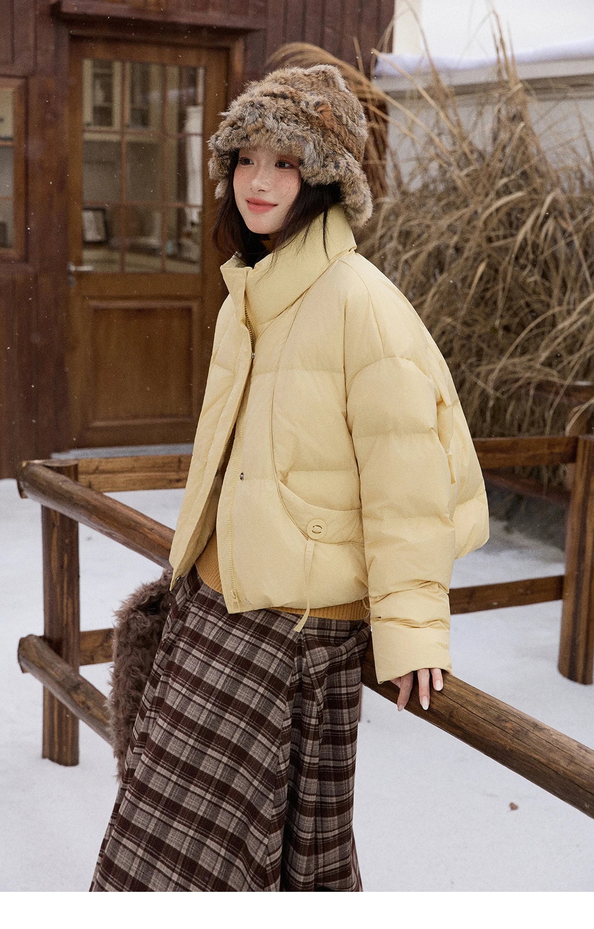 MISHOW Short Down Jacket Women 2025 Winter Fashion Blue Windproof White Duck Down Turn-down Collar Zippered Coat Warm MXE51Y0083