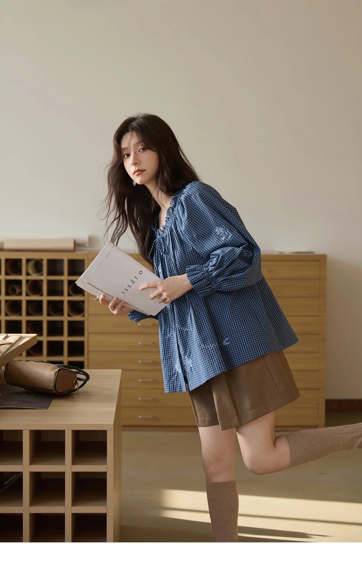 MISHOW Brown High Waist Shorts 2025 Three-dimensional I-shaped Pleated Hook Buckle Shorts Women Versatile Short Pants MXE41K1022