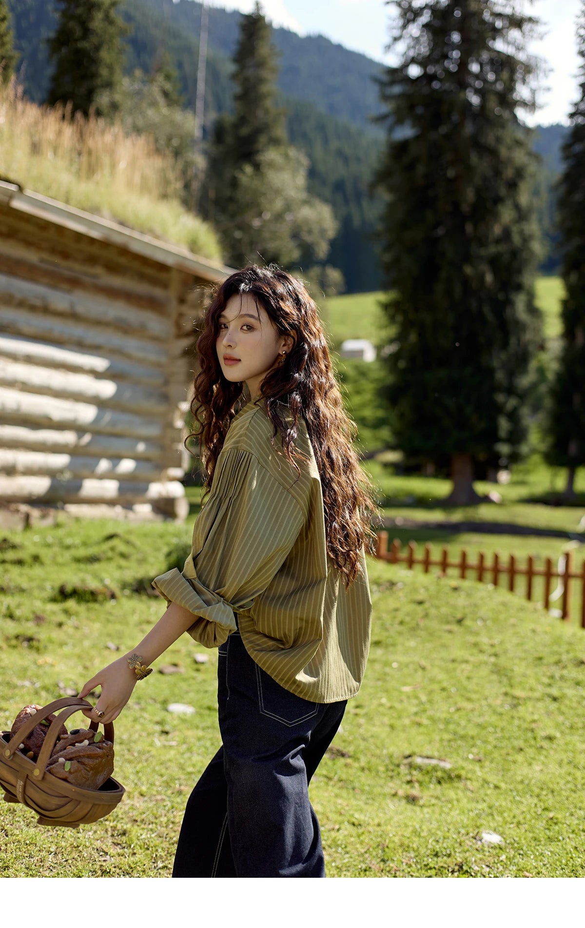 MISHOW Striped Casual Shirt for Women 2024 Autumn Retro Lapel Long Sleeve Top Contrasting Cuffs Shirts Office Lady MXD42C0301