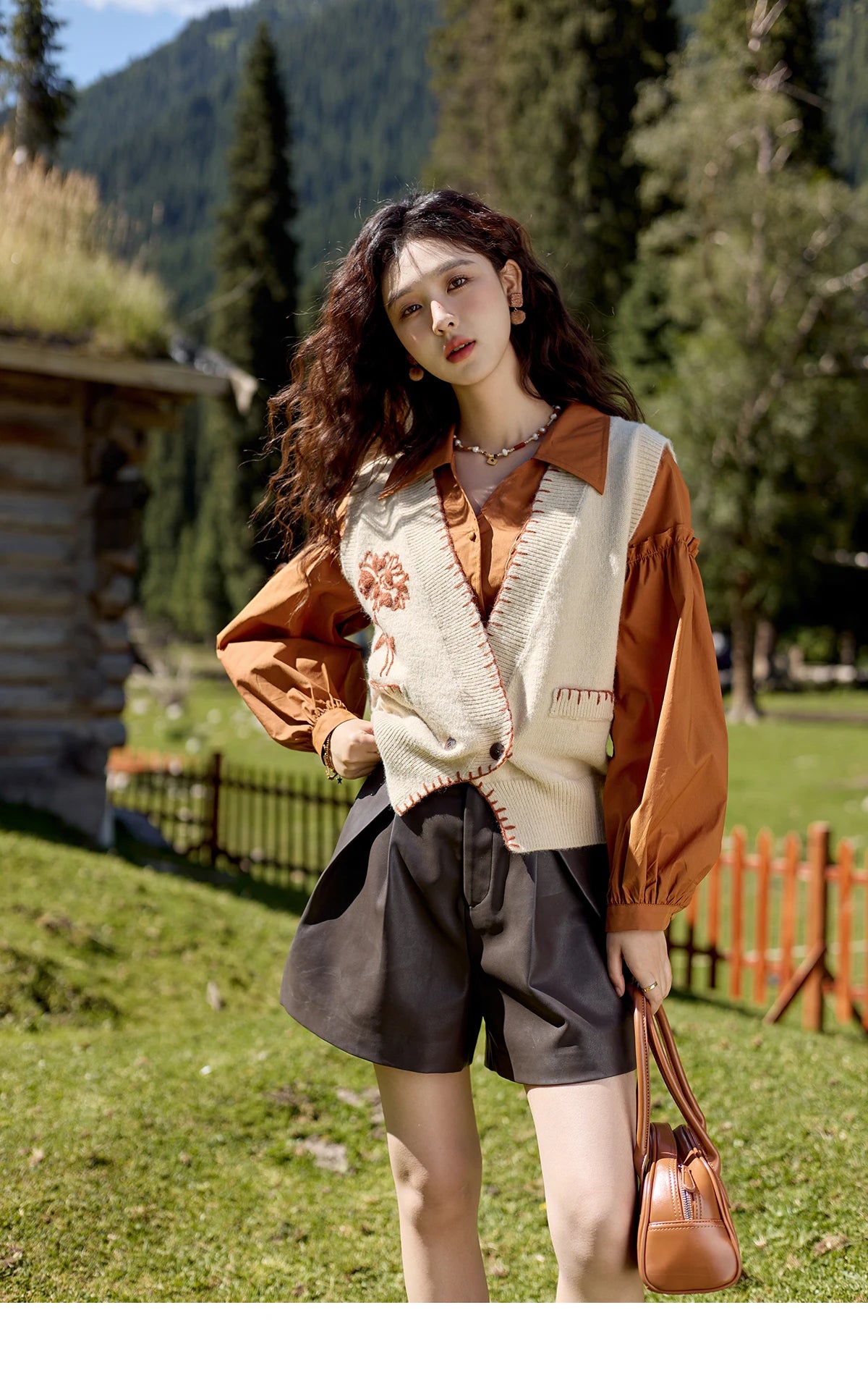 MISHOW Sleeveless Knitted Sweater Vest 2024 Autumn Arctic Velvet Sweater V-neck Towel Embroidered Hook Flower Tops MXD42Z0701