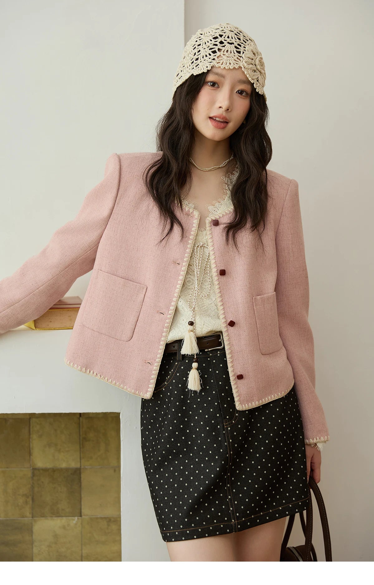 MISHOW Women's Solid Tweed Jacket 2025 Autumn Vintage Commute Round Neck Long Sleeved Short Jackets Woman Clothes MXE44W0812