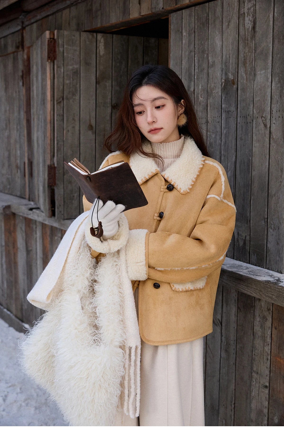 MISHOW Yellow Thickened Fur Integrated Suede Jacket for Women Winter 2025 Lapel Loose Warm Imitation Lamb Fur Jacket MXE92W1016