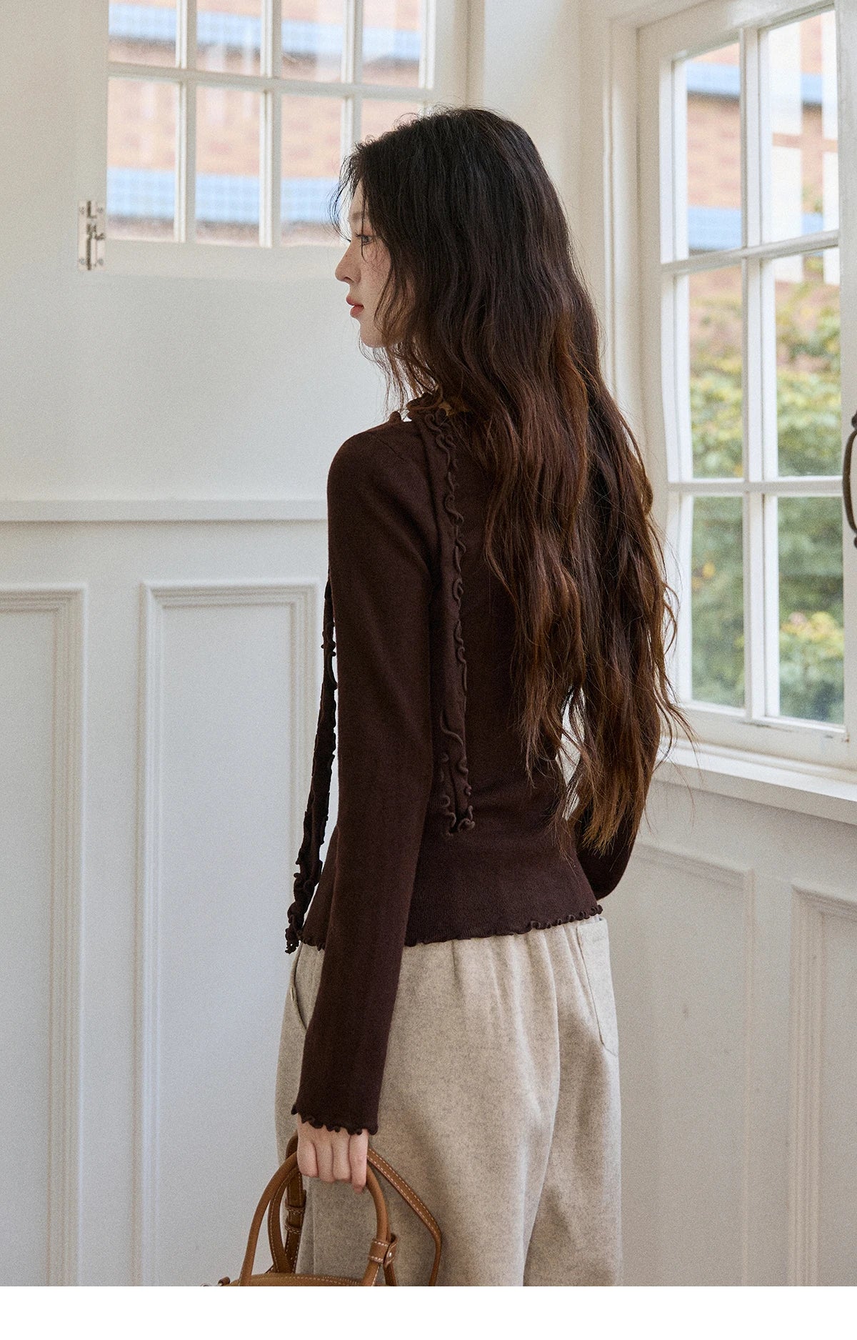 MISHOW New Ruffled Edge Knitted Pullovers for Woman 2025 Retro Slim V-neck Ribbon Knit Top Cmfortable Winter Clothes MXE86Z2728