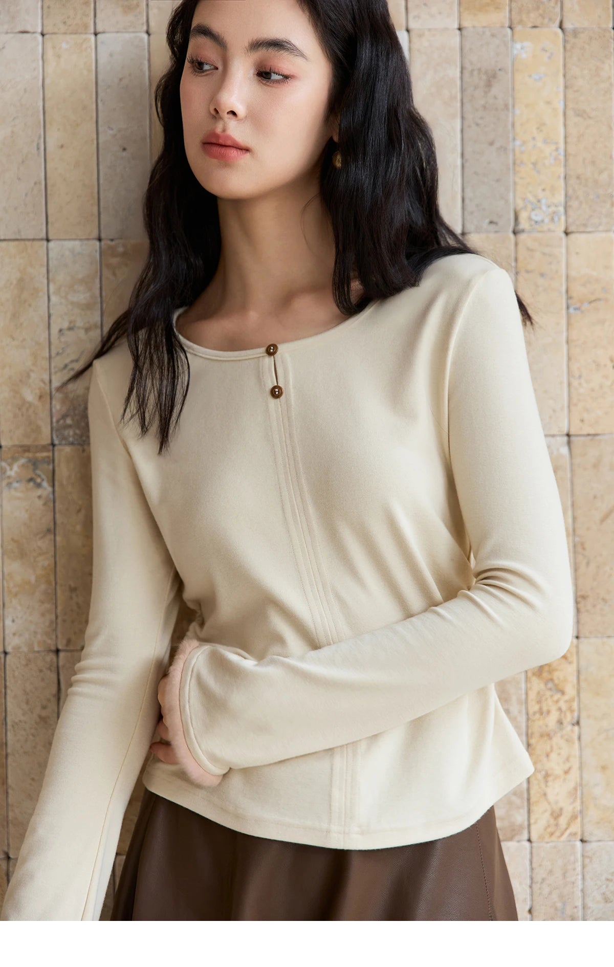 MISHOW Woman Sweaters 2025 Autumn Winter Apricot Brushed Knitted Bottoming Pullovers Pleated Design Casual Loose Top MXE48Z2517