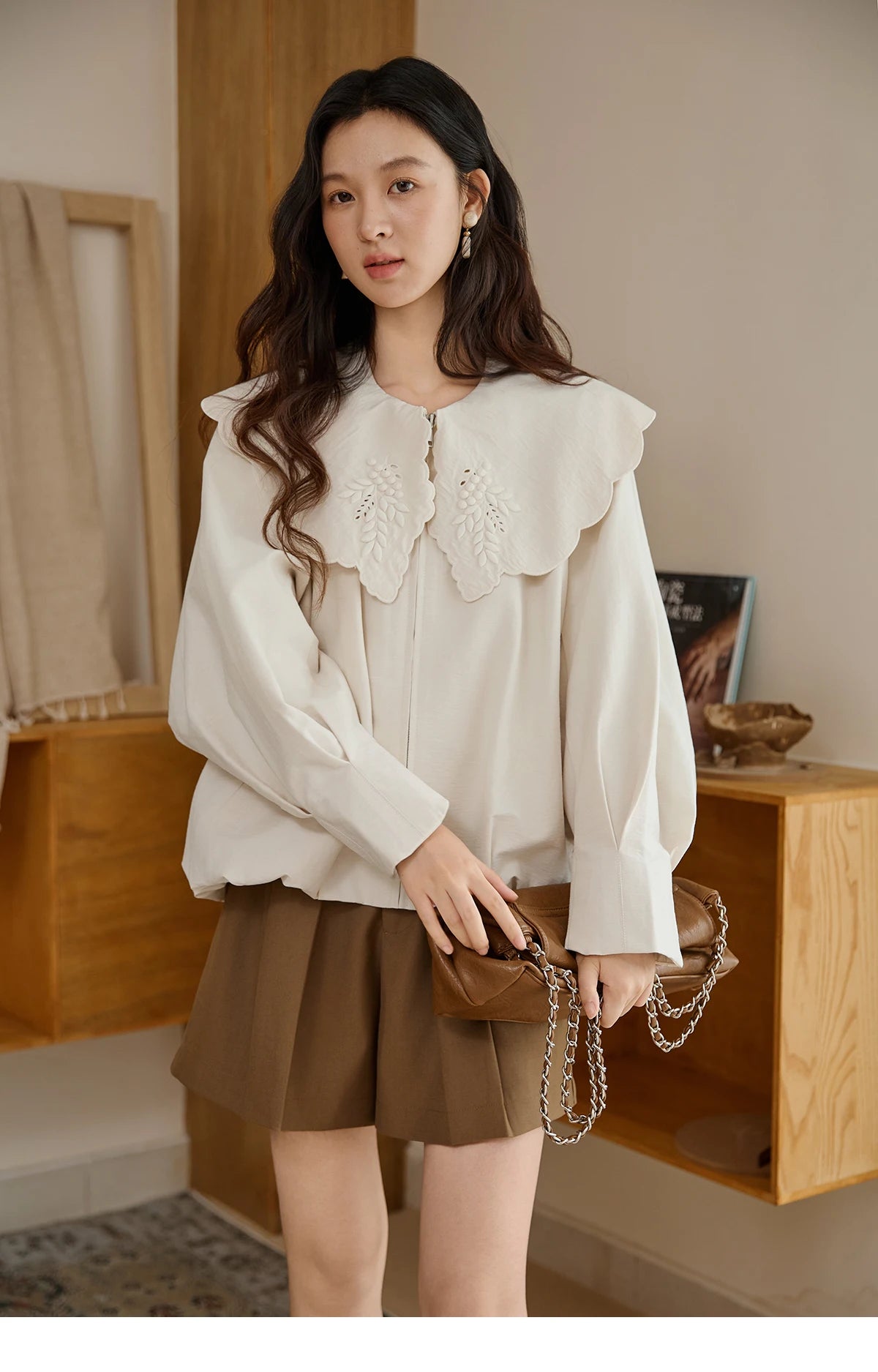 MISHOW Women's Wheat Sprout Embroidery Coat Autumn 2025 Beige Doll Collar Hem Folded Short Coats Loose Zipper Jackets MXE45W0860