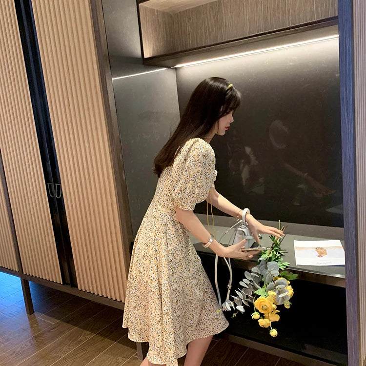 MISHOW 2023 Summer New Midi Dresses Women Vintage Short Sleeve A-Line Retro Mini Dress Korean French Female Clothing  MX20B1087