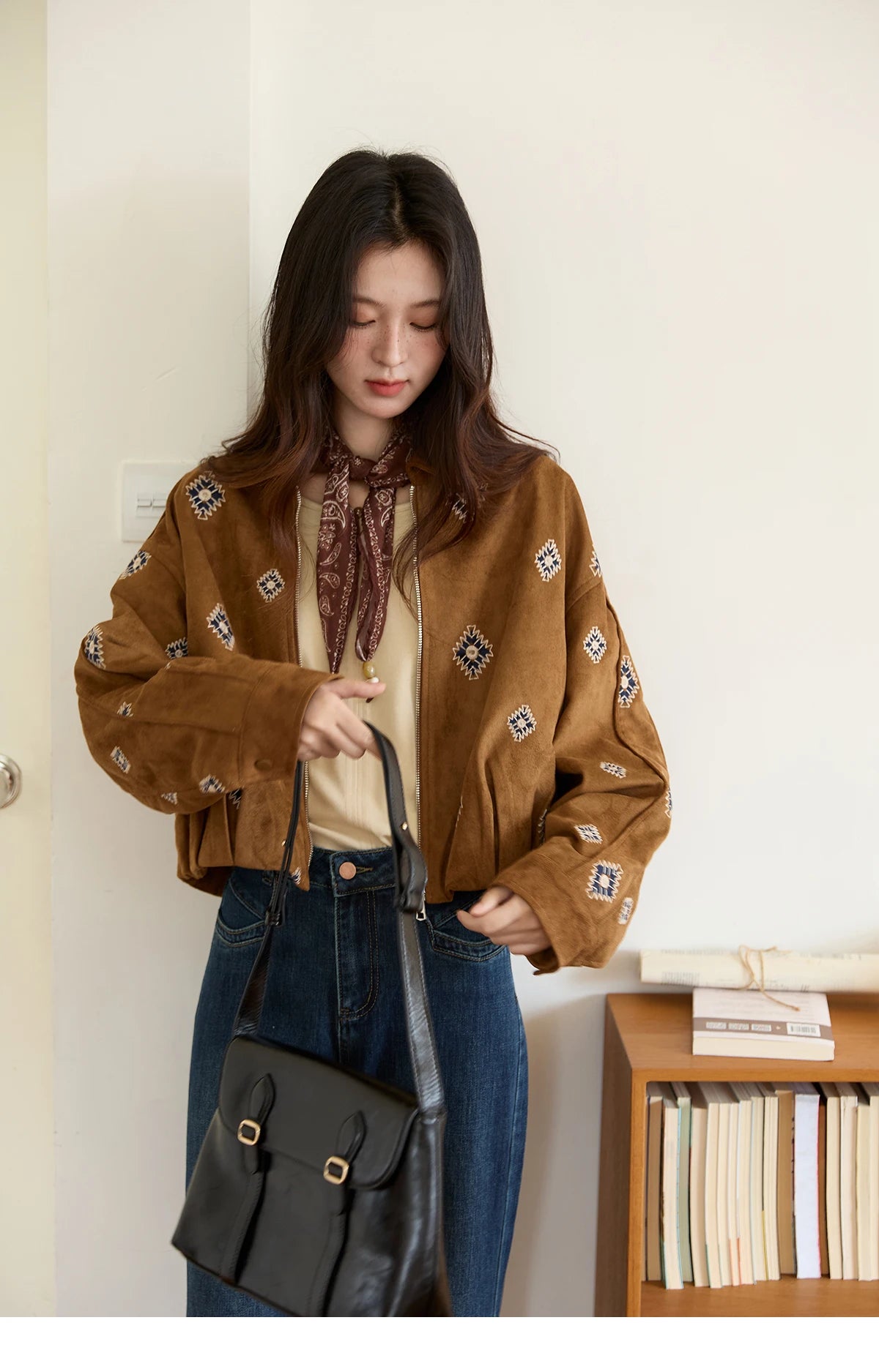 MISHOW Woman Sweaters 2025 Autumn Winter Apricot Brushed Knitted Bottoming Pullovers Pleated Design Casual Loose Top MXE48Z2517