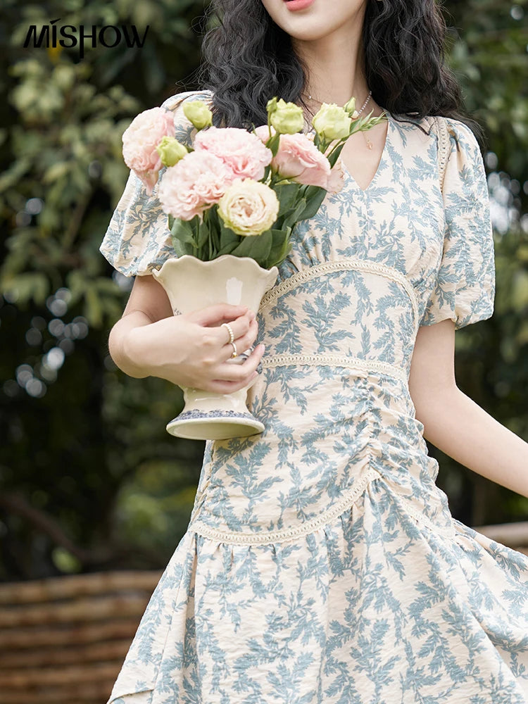 MISHOW French Vintage V-neck Dress 2024 Summer Waist Bubble Sleeve Slim Dress Fragmented Flower Splicing Lace Dresses MXD24L1730