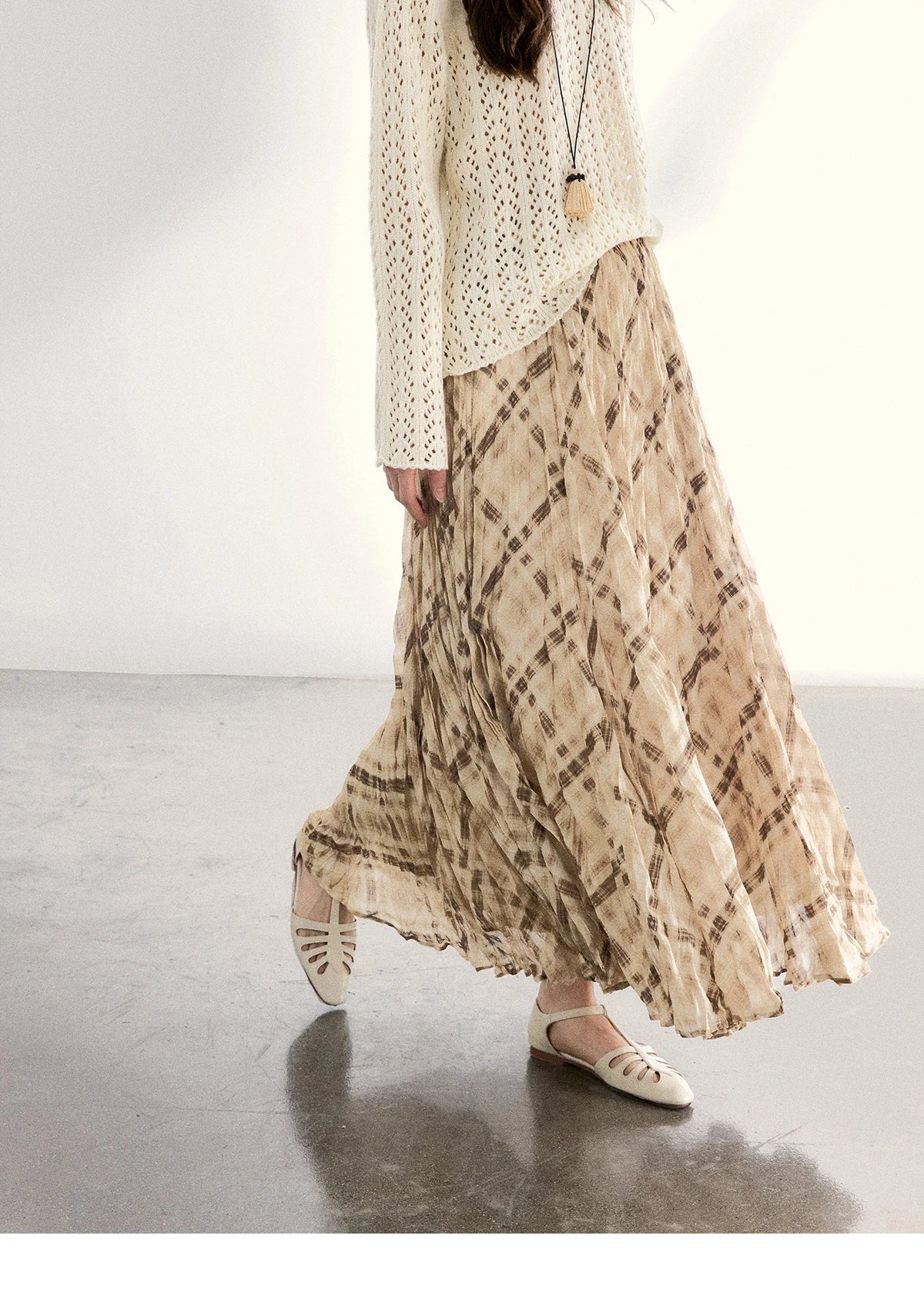 MISHOW Women's Beige Plaid Maxi Skirt 2026 Spring High Waist Flowy A-Line Skirts Elastic Waist Casual Chiffon Skirt MXF108B0769