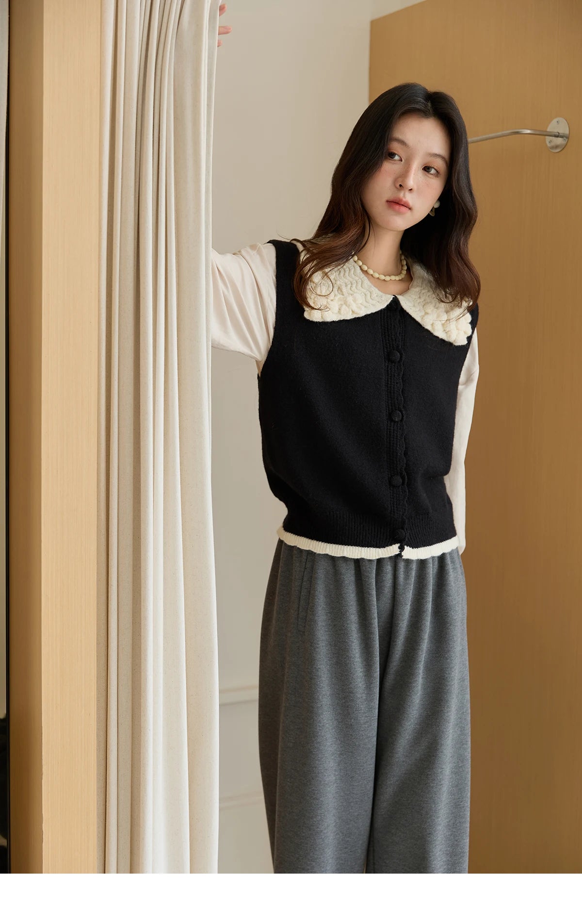 Mishow Black Peter Pan Collar Knitted Vest MXE45Z2484
