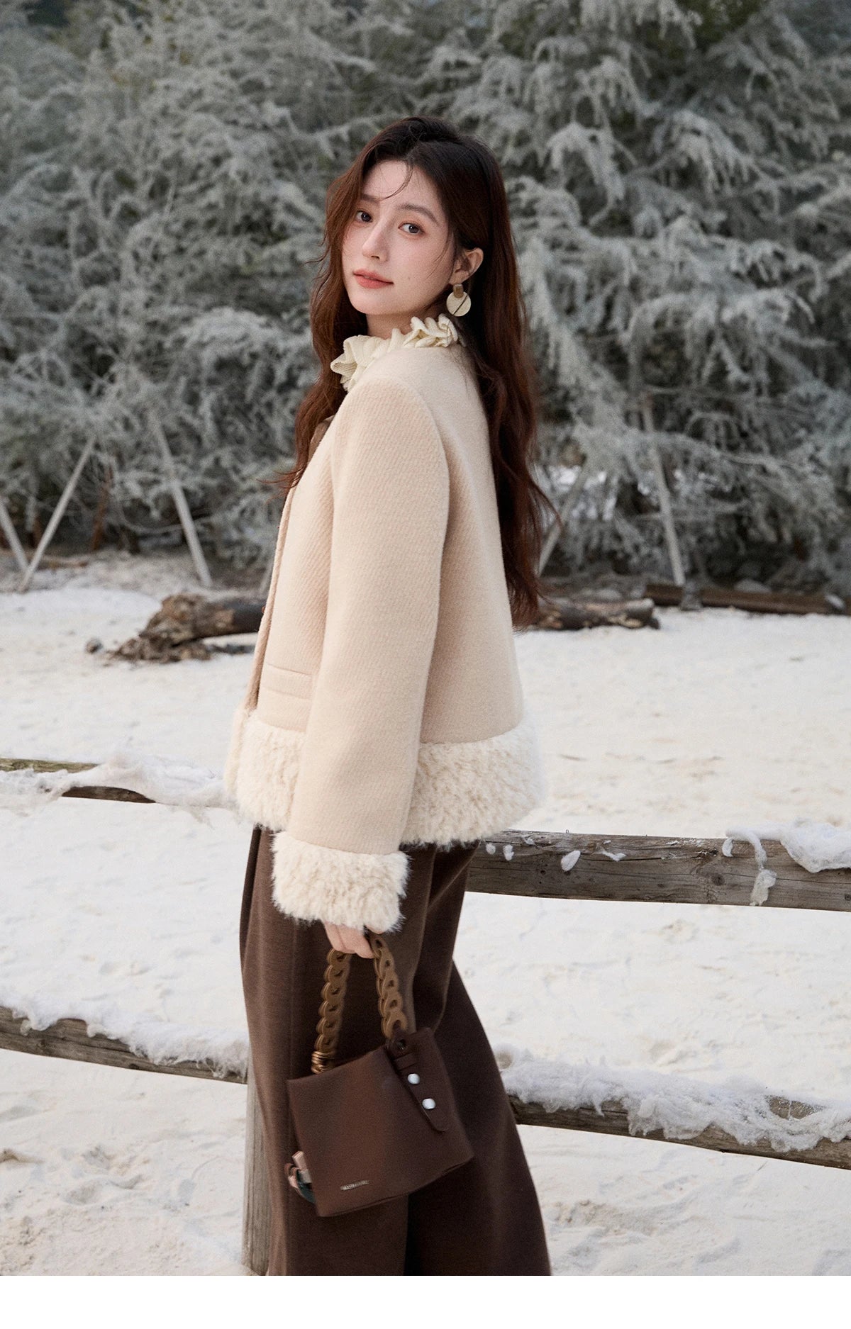 MISHOW Retro Apricot Wool Thickened Short Coat 2025 Winter Plush Splicing Coat Placket Vintage Handmade Buttons Coat MXE92W0998