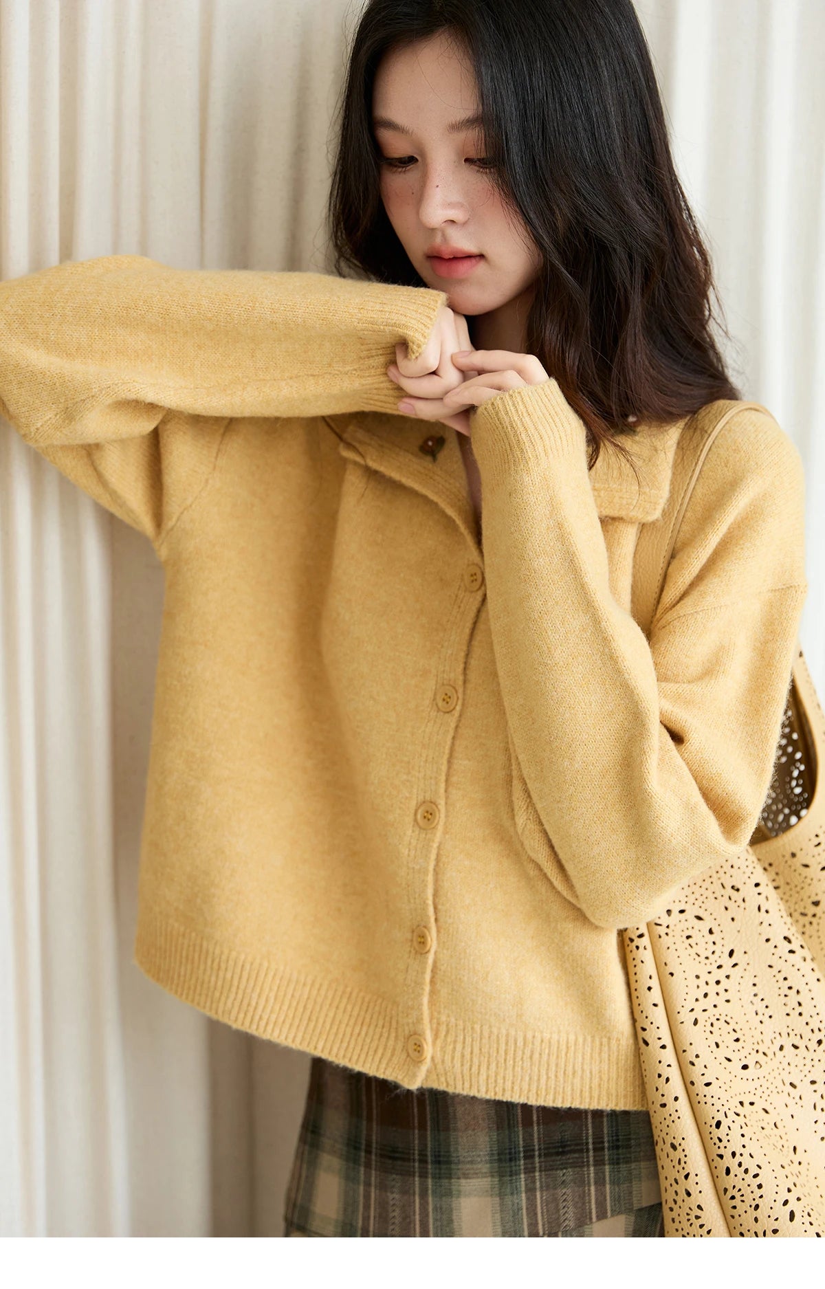 MISHOW Women's Autumn Cardigan 2025 Retro Yellow Handmade Flower Cardigan Turn-down Collar Knitted Commute Cardigan MXE47Z2591